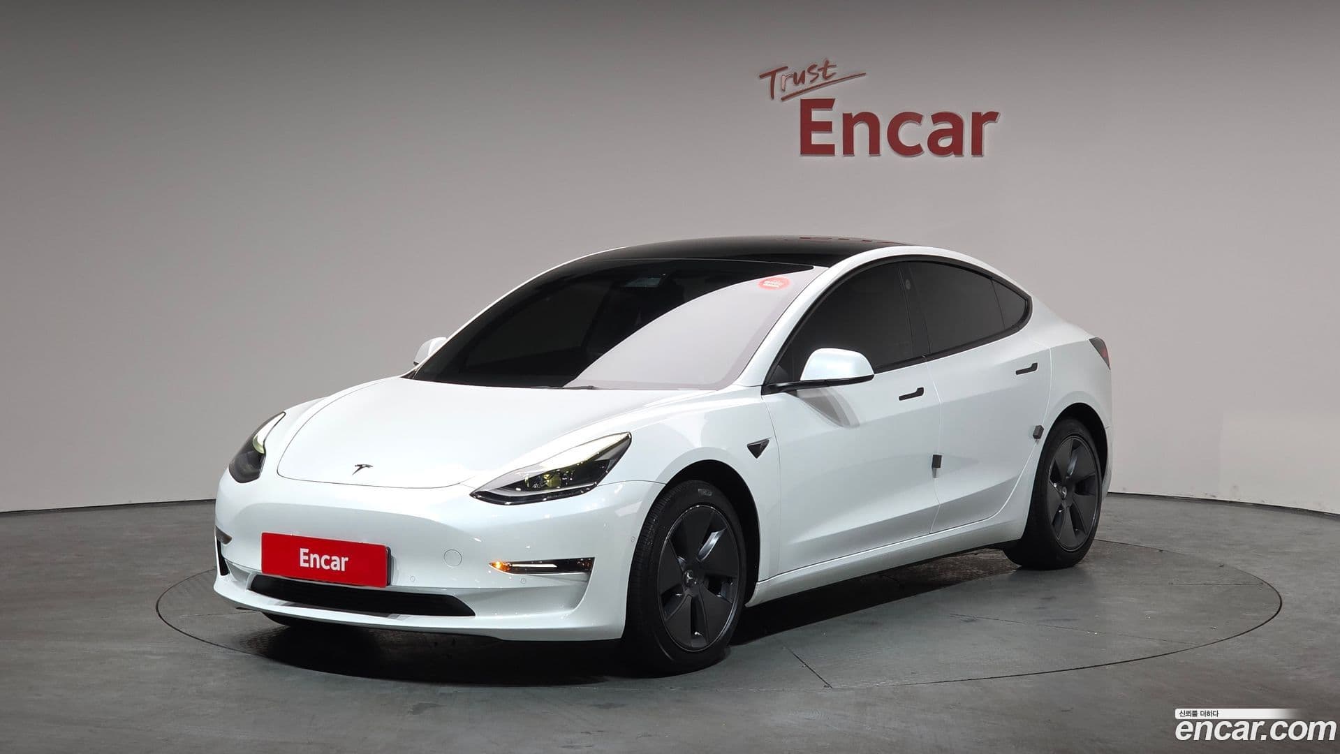 Main__Slider__Photo:Model 3 Tesla 2022.2-0