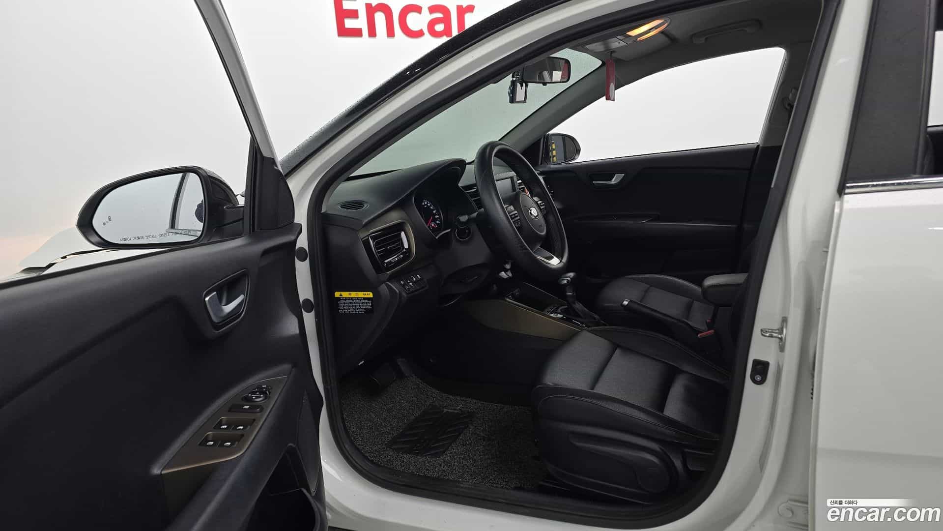 Stonic Kia 2018.1-INNER-010