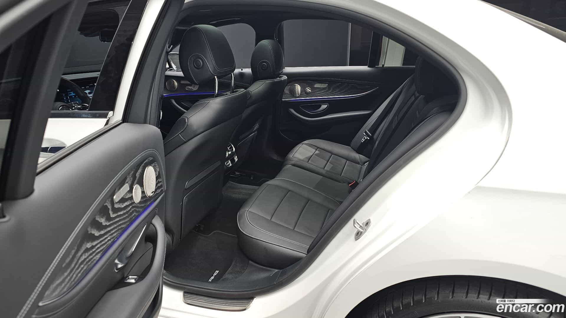 E-Class Mercedes-Benz 2022.3-OPTION-016
