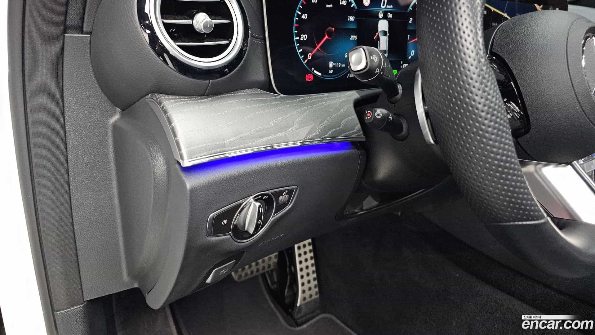 E-Class Mercedes-Benz 2022.3-OPTION-022