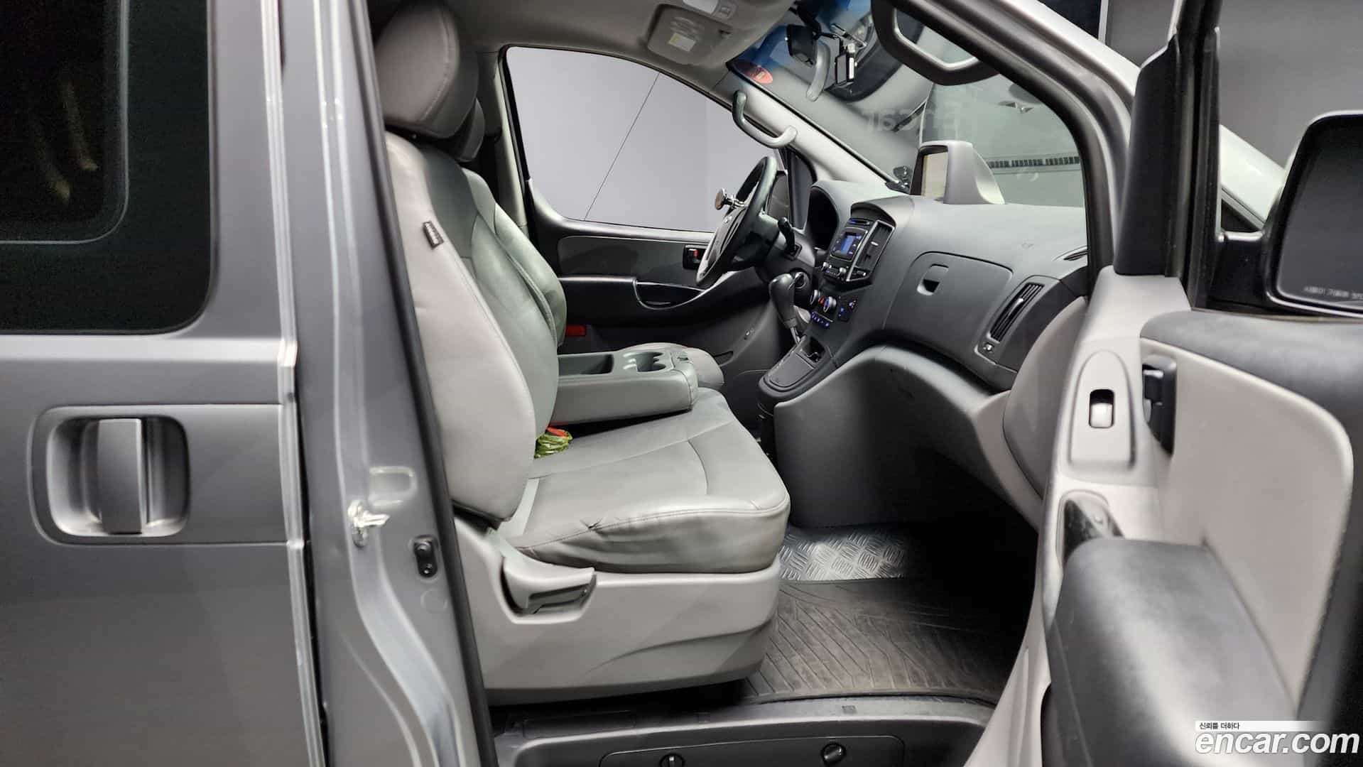 Starex Hyundai 2018.2-OPTION-015