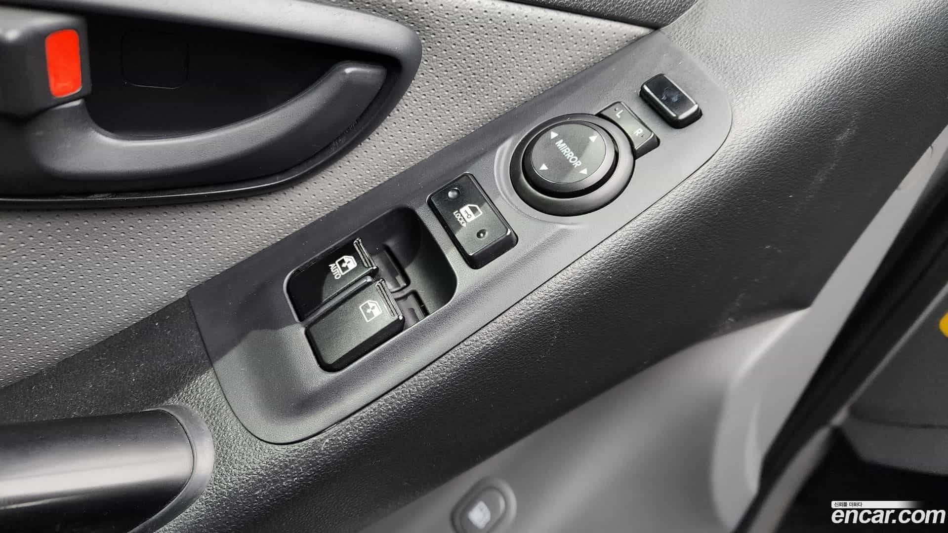 Starex Hyundai 2018.2-OPTION-019