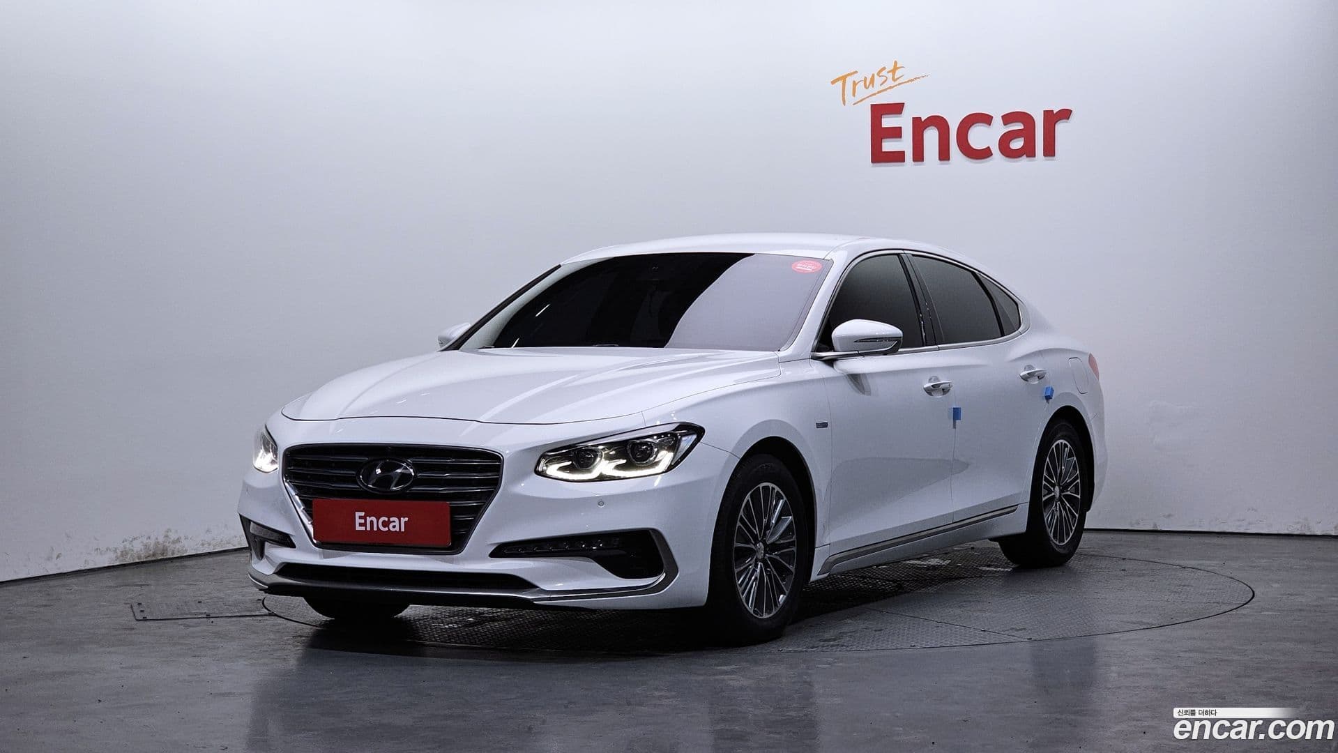 Main__Slider__Photo:Grandeur Hyundai 2019.5-0