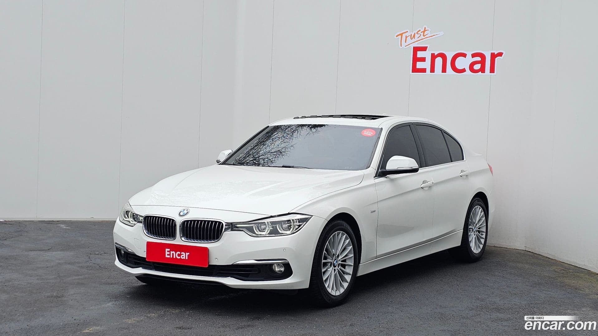 Main__Slider__Photo:3-Series BMW 2017.0-0