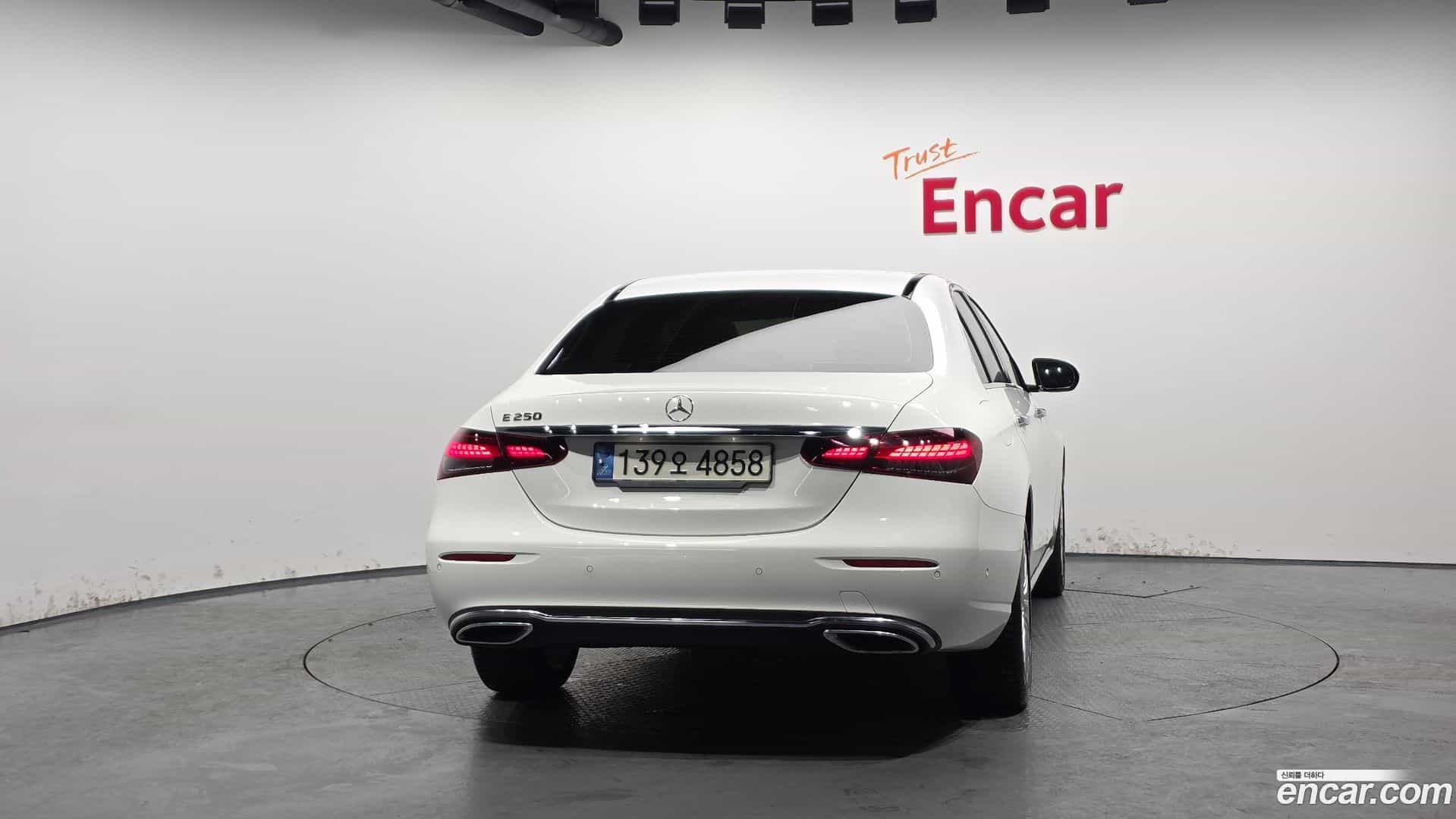 E-Class Mercedes-Benz 2022.11-OUTER-004