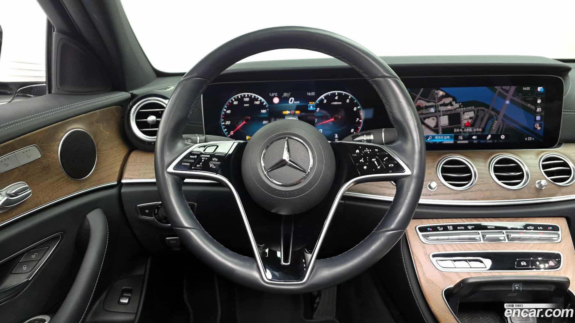 E-Class Mercedes-Benz 2022.11-OPTION-017