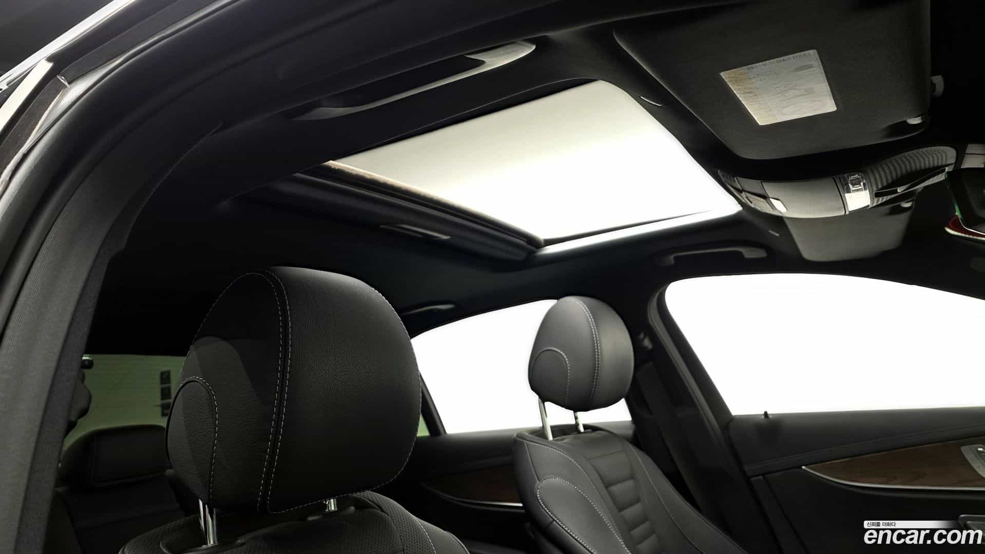 E-Class Mercedes-Benz 2022.11-OPTION-022