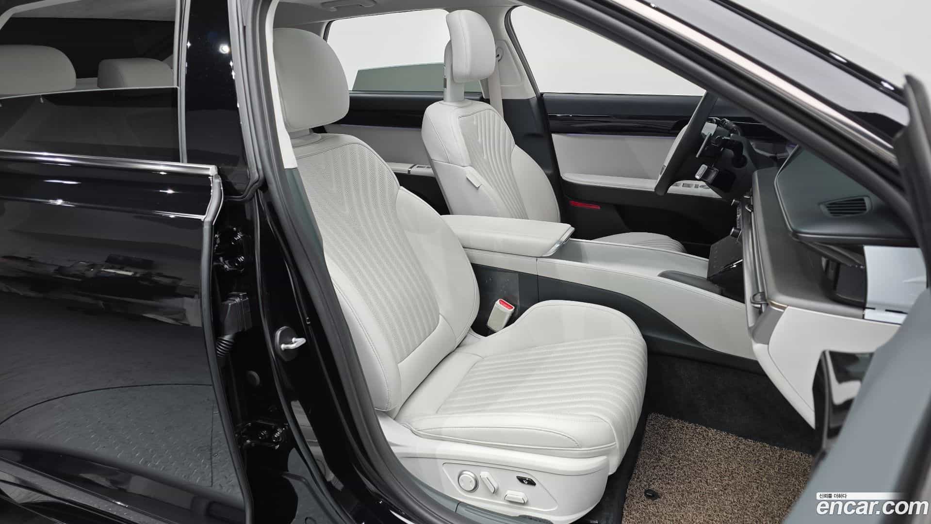 Grandeur Hyundai 2025.1-INNER-010