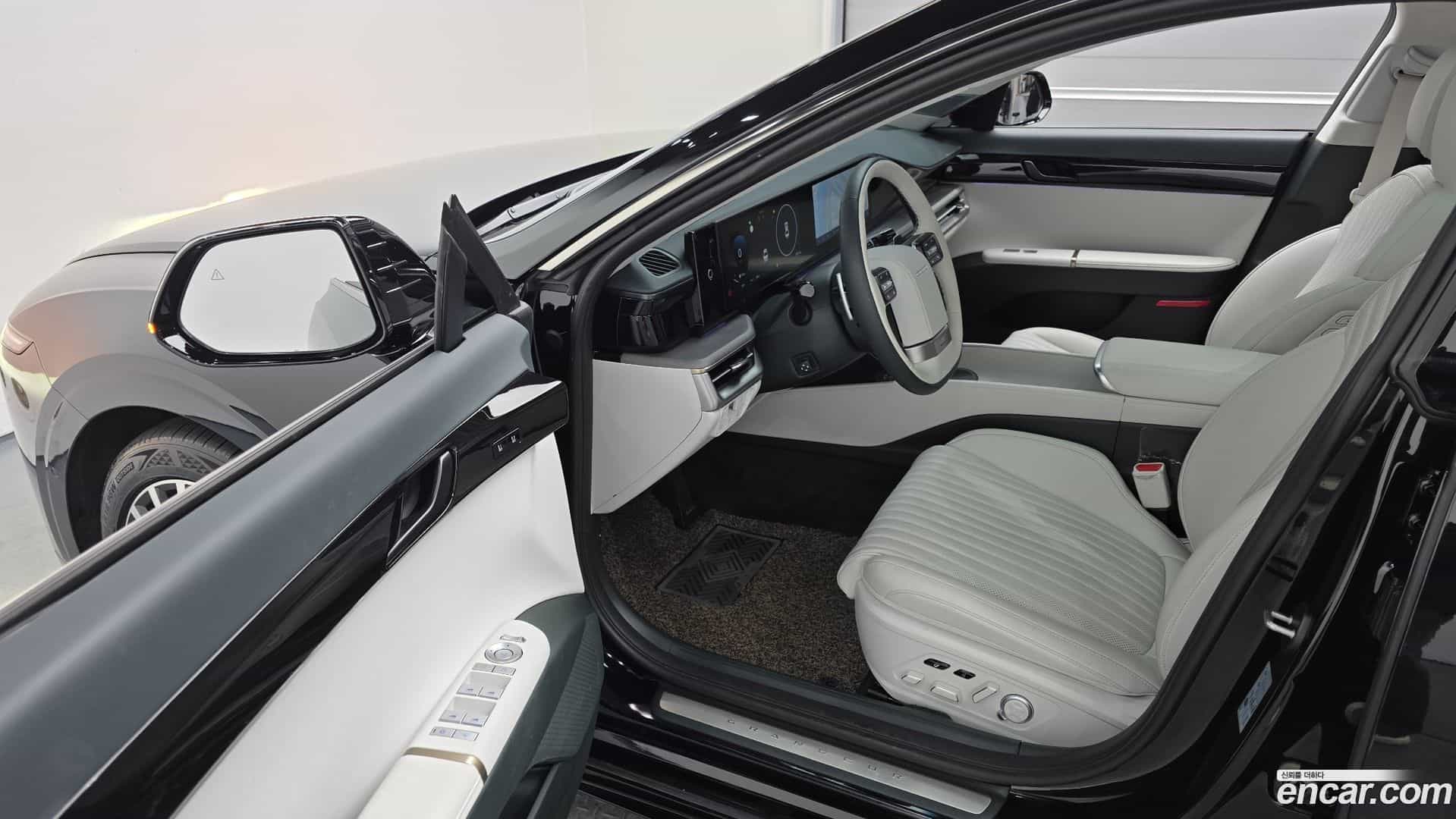 Grandeur Hyundai 2025.1-OPTION-015