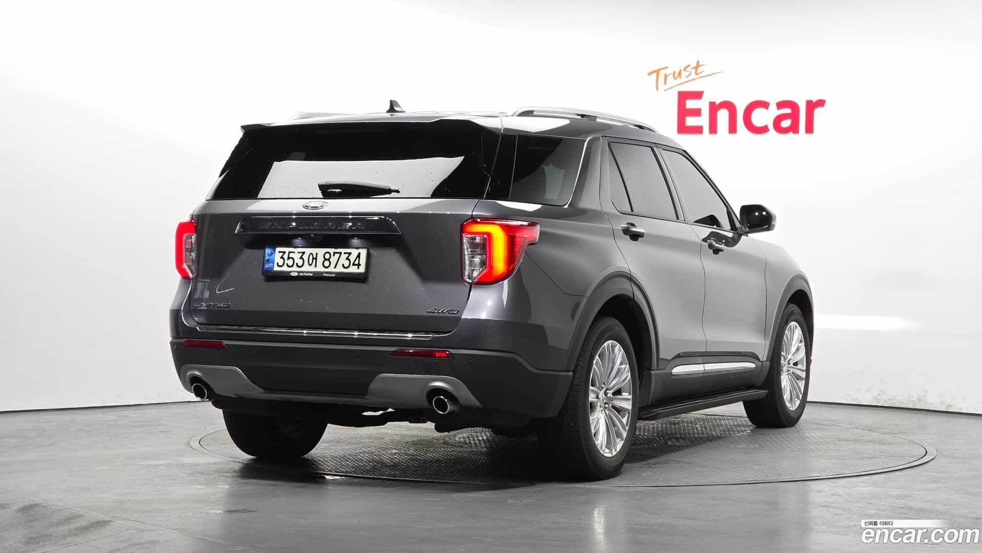 Explorer Ford 2021.10-OUTER-002