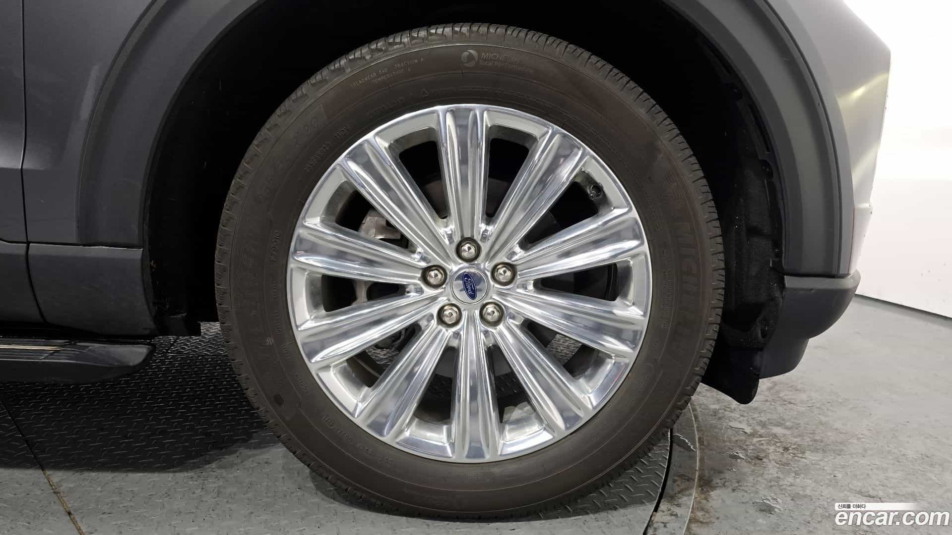 Explorer Ford 2021.10-OUTER-005