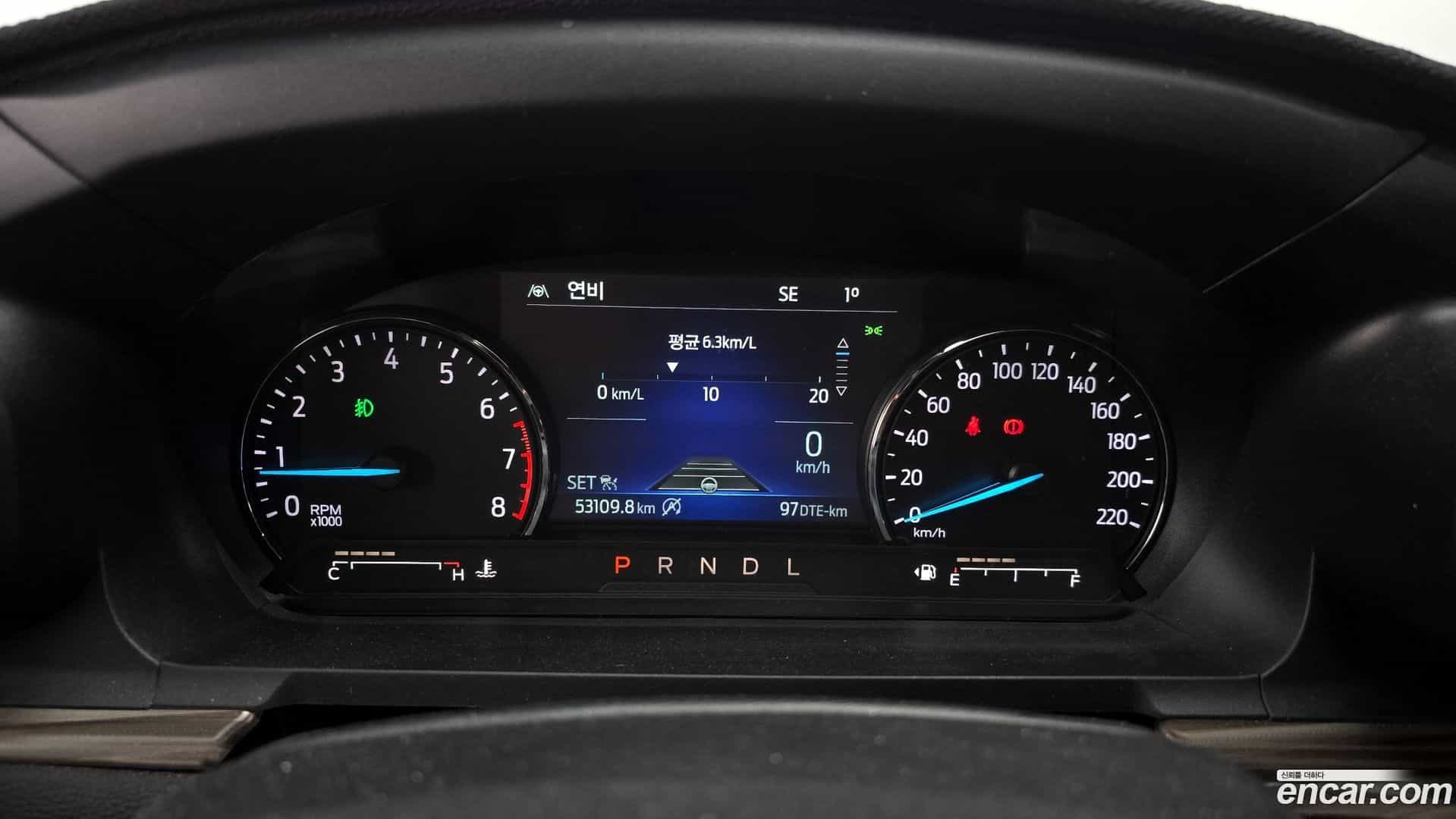 Explorer Ford 2021.10-INNER-008