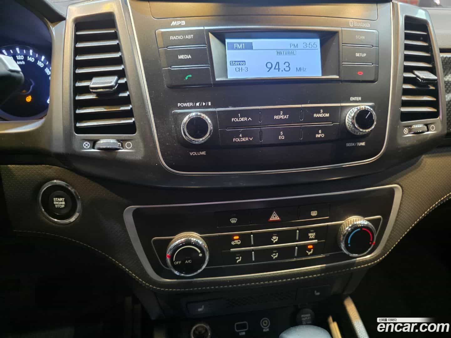 Rexton KG Mobility 2021.11-INNER-008