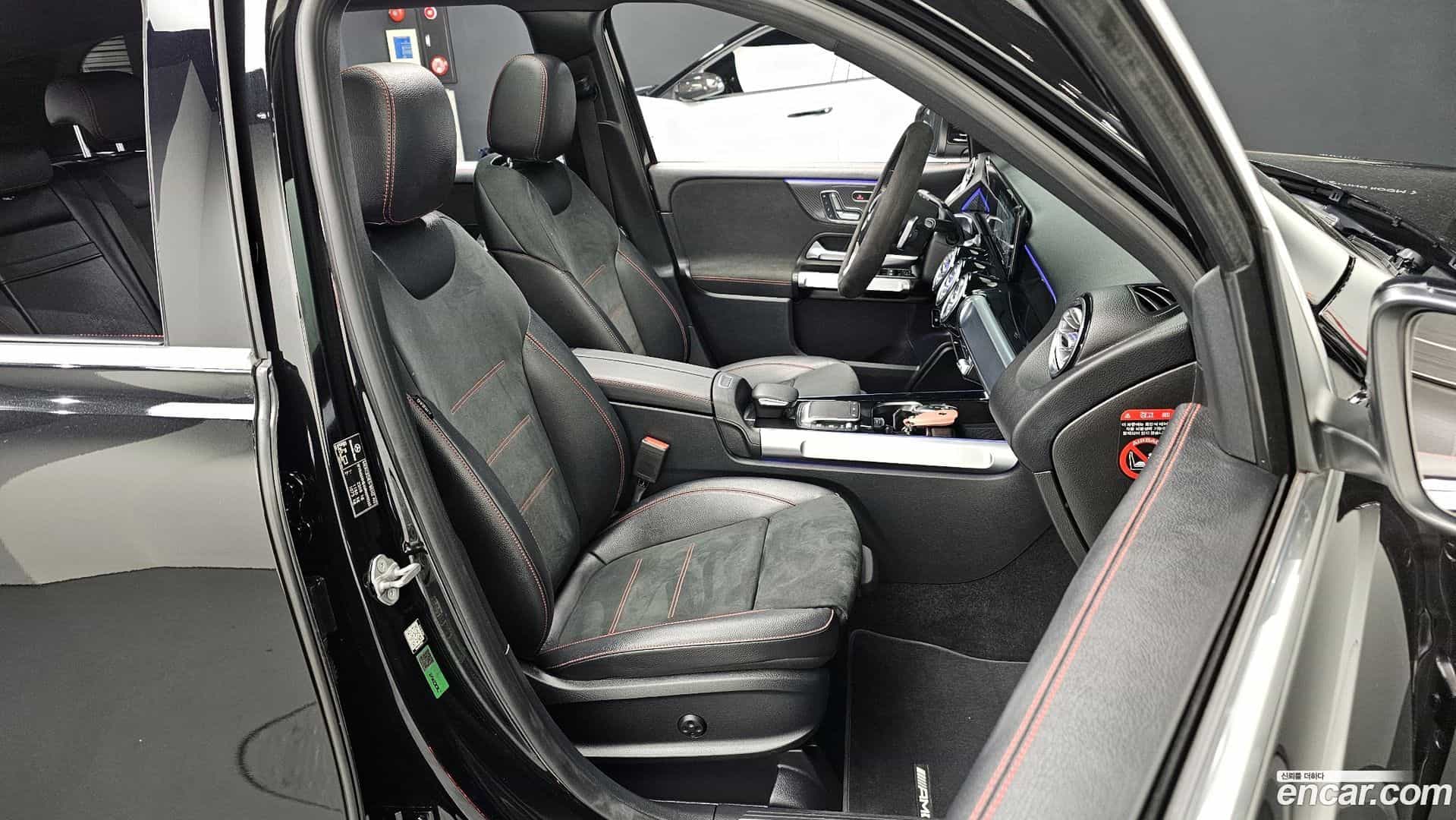 GLB-Class Mercedes-Benz 2021.2-INNER-010
