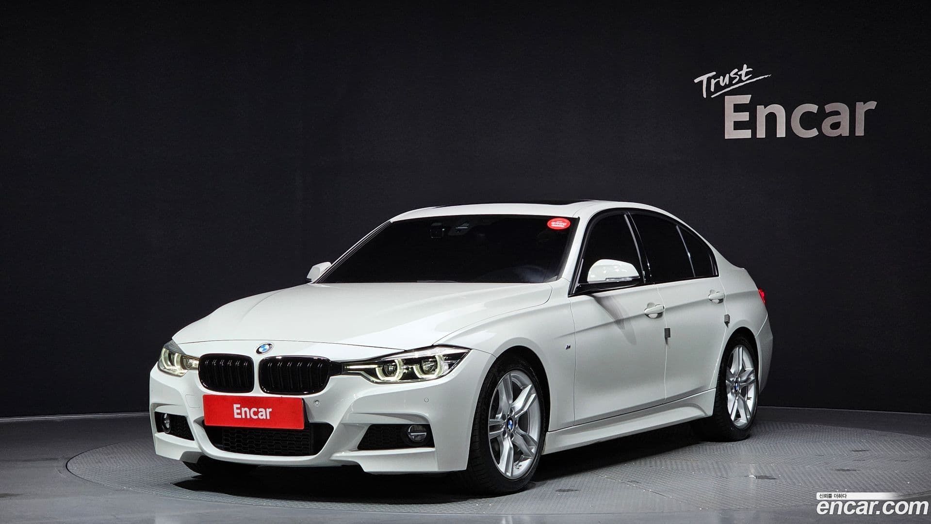 Main__Slider__Photo:3-Series BMW 2018.11-0
