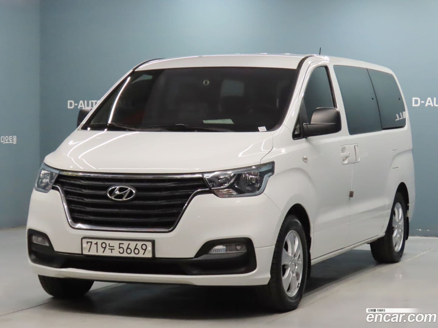 Main__Slider__Photo:Starex Hyundai 2019.5-0