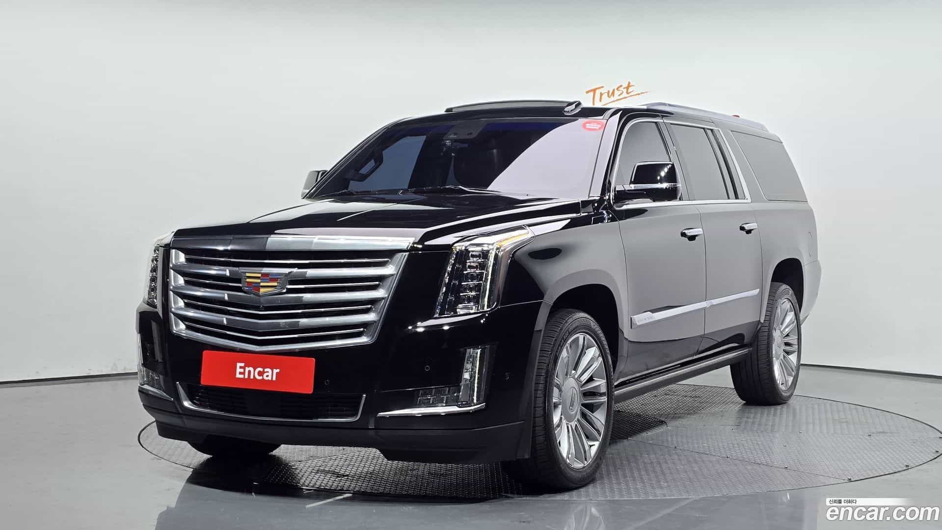 Escalade Cadillac 2018.4-OUTER-001