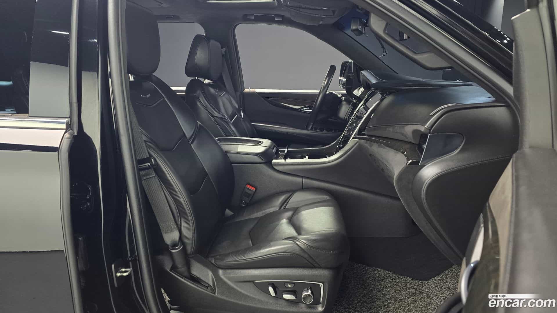 Escalade Cadillac 2018.4-INNER-010