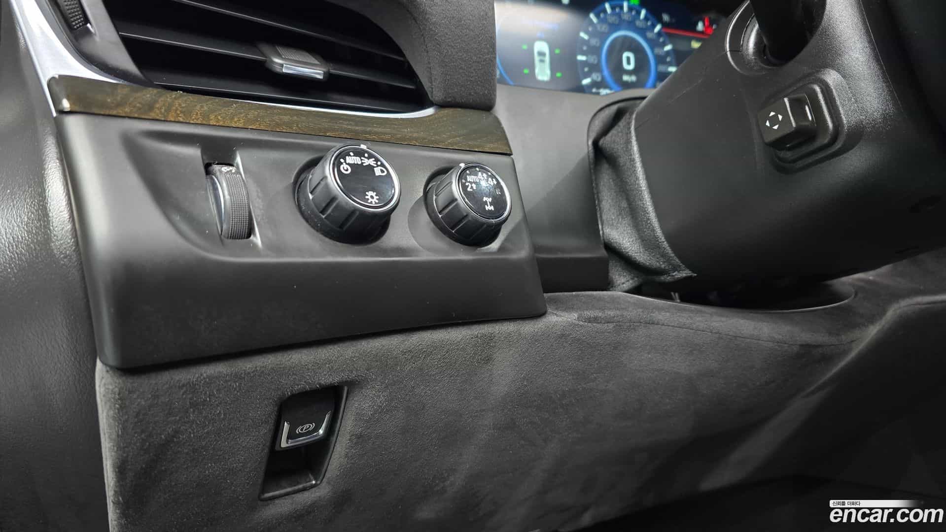 Escalade Cadillac 2018.4-OPTION-018