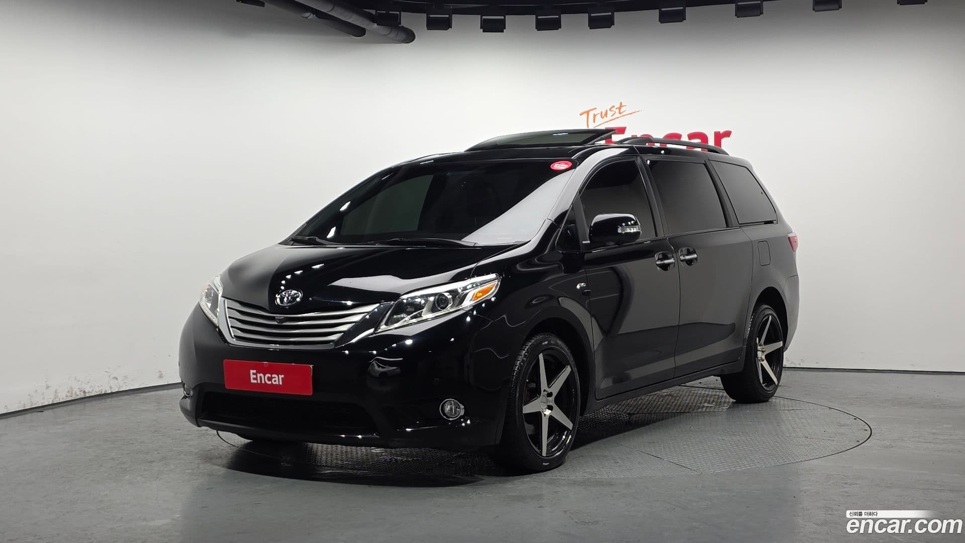 Main__Slider__Photo:Sienna Toyota 2017.3-0