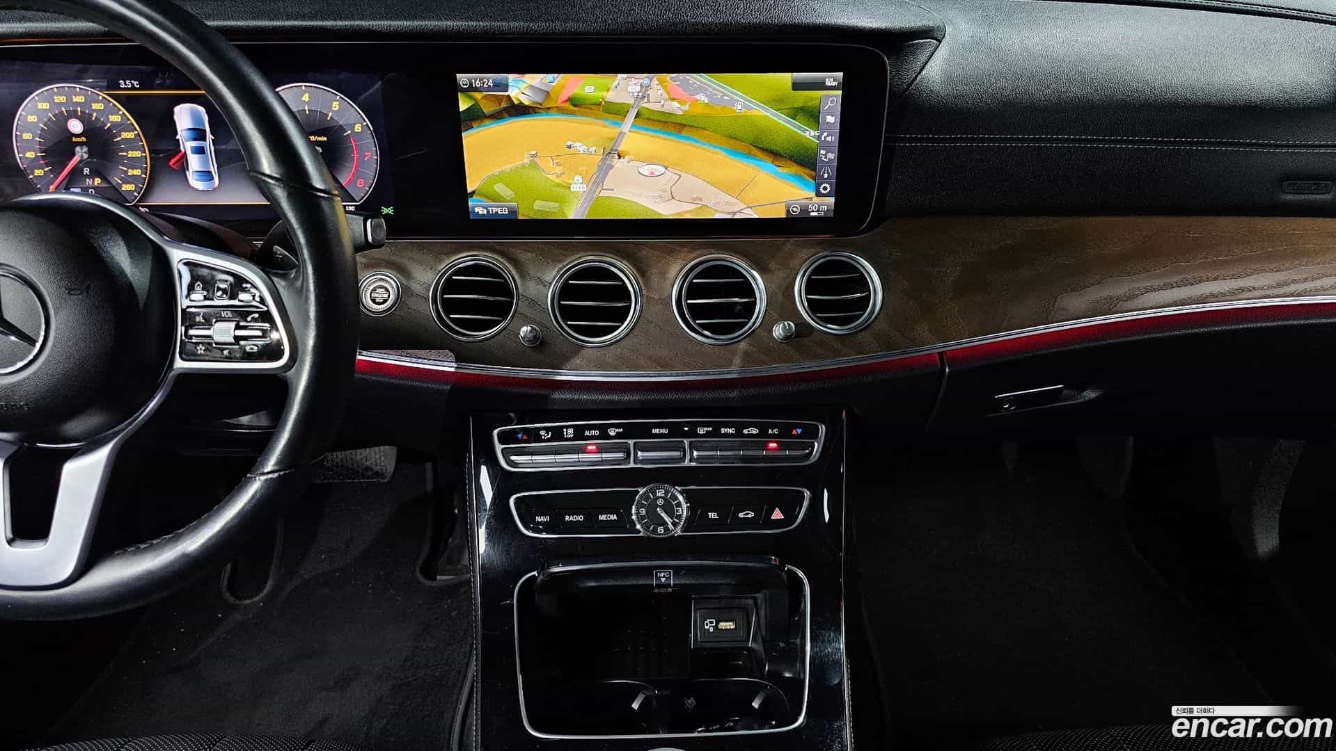 E-Class Mercedes-Benz 2019.3-OPTION-019
