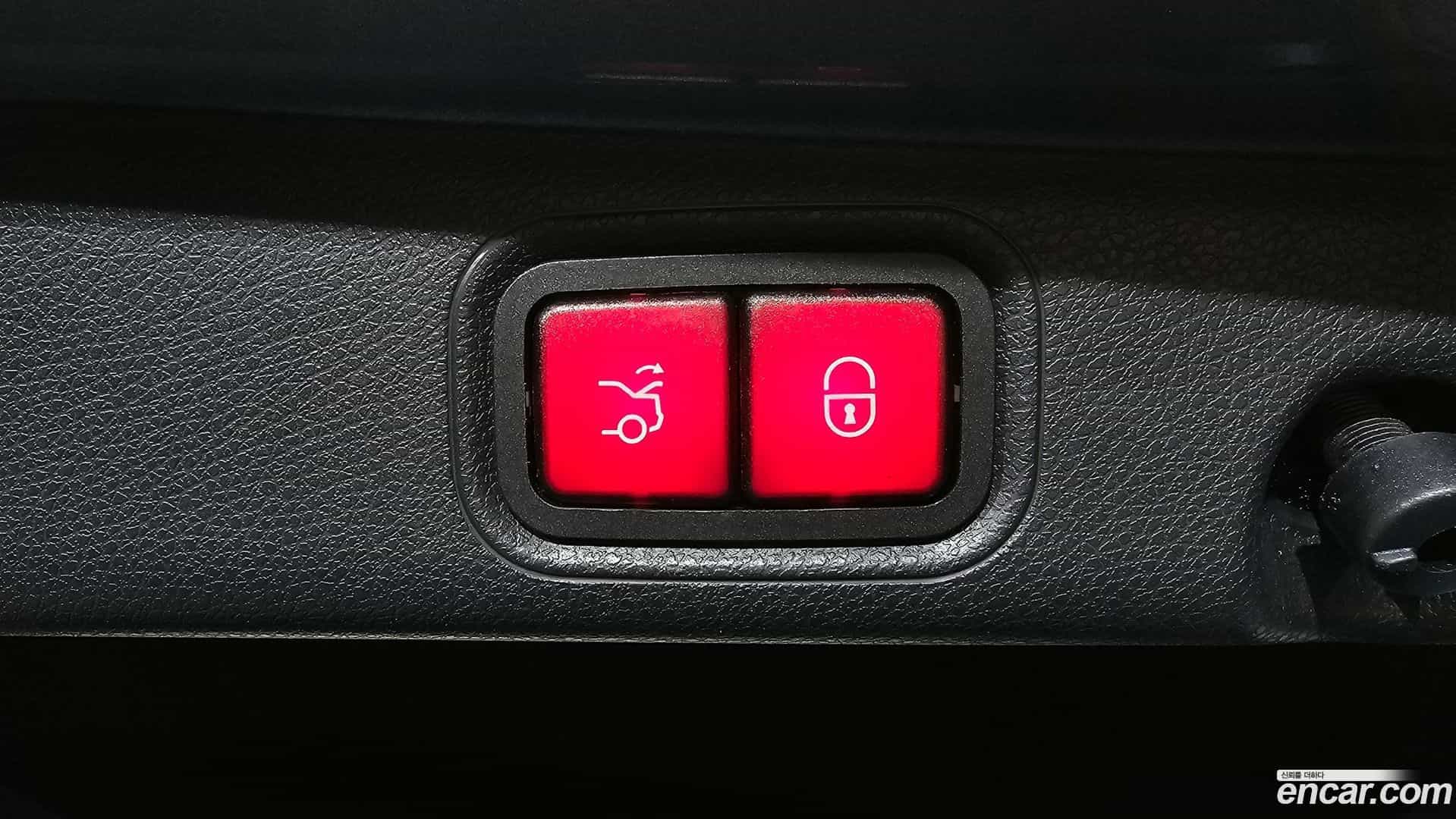 E-Class Mercedes-Benz 2019.3-OPTION-024