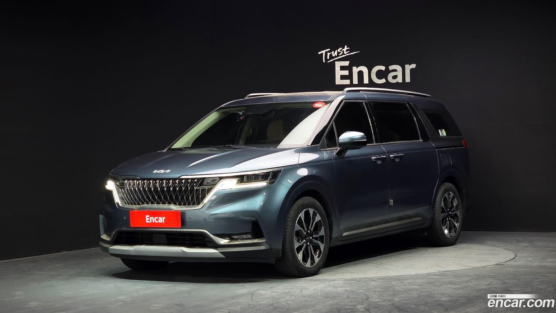 Main__Slider__Photo:Canival Kia 2021.9-0