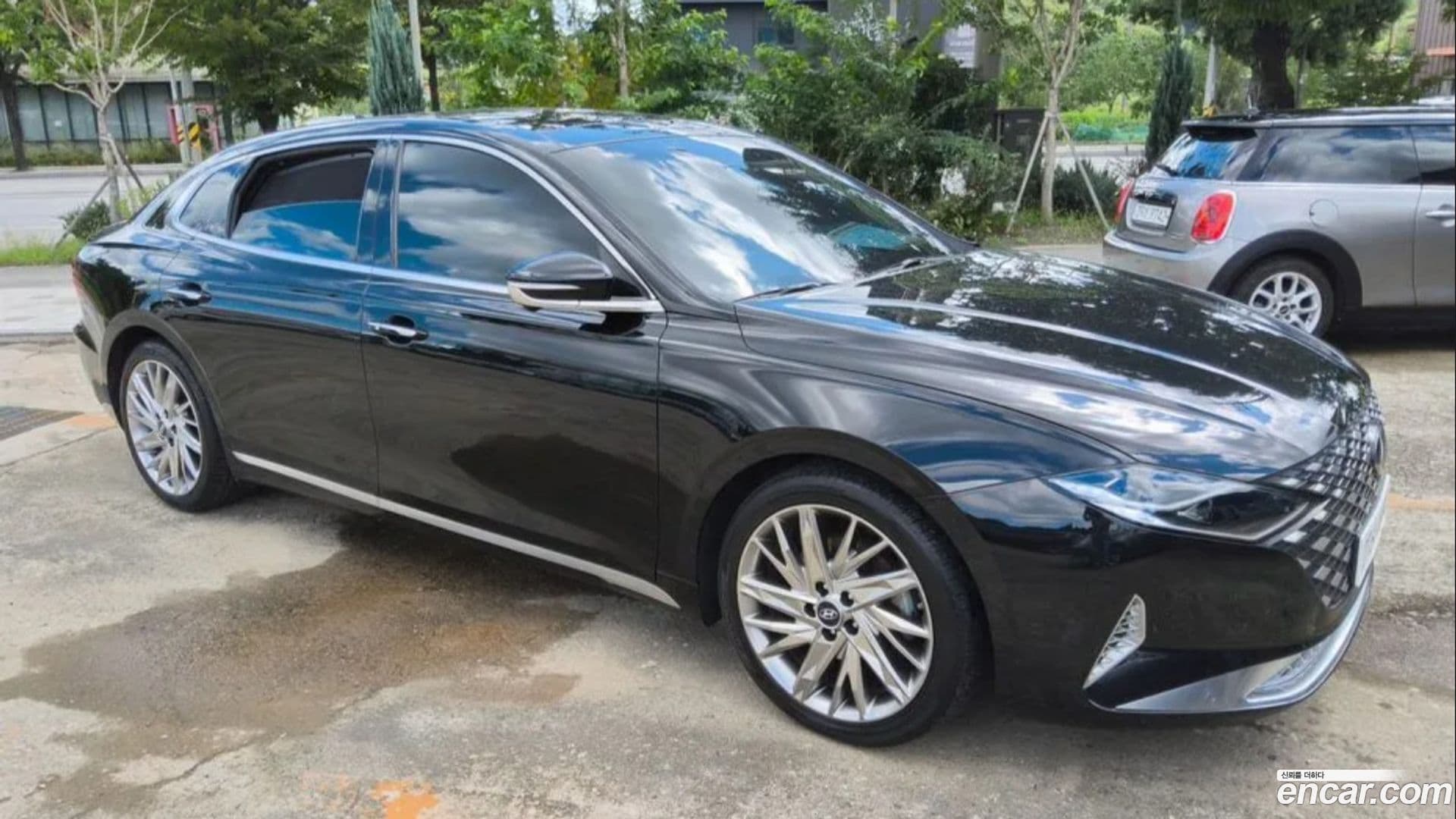 Main__Slider__Photo:Grandeur Hyundai 2021.1-0