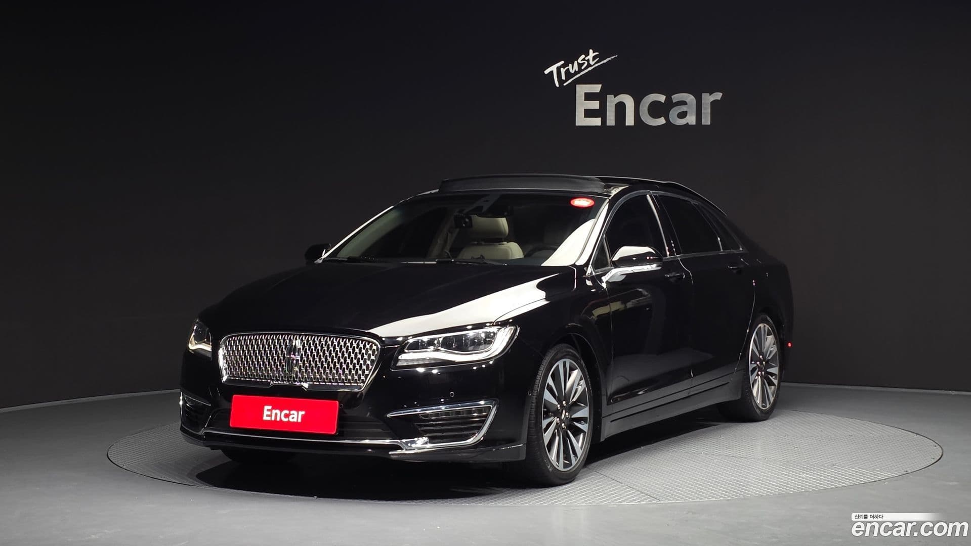 Main__Slider__Photo:MKZ Lincoln 2019.11-0