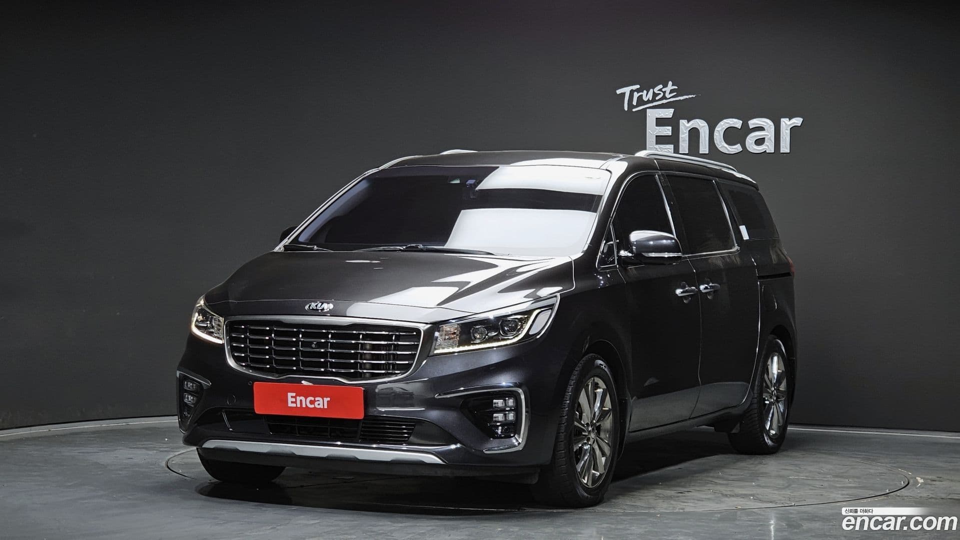 Main__Slider__Photo:Canival Kia 2019.3-0