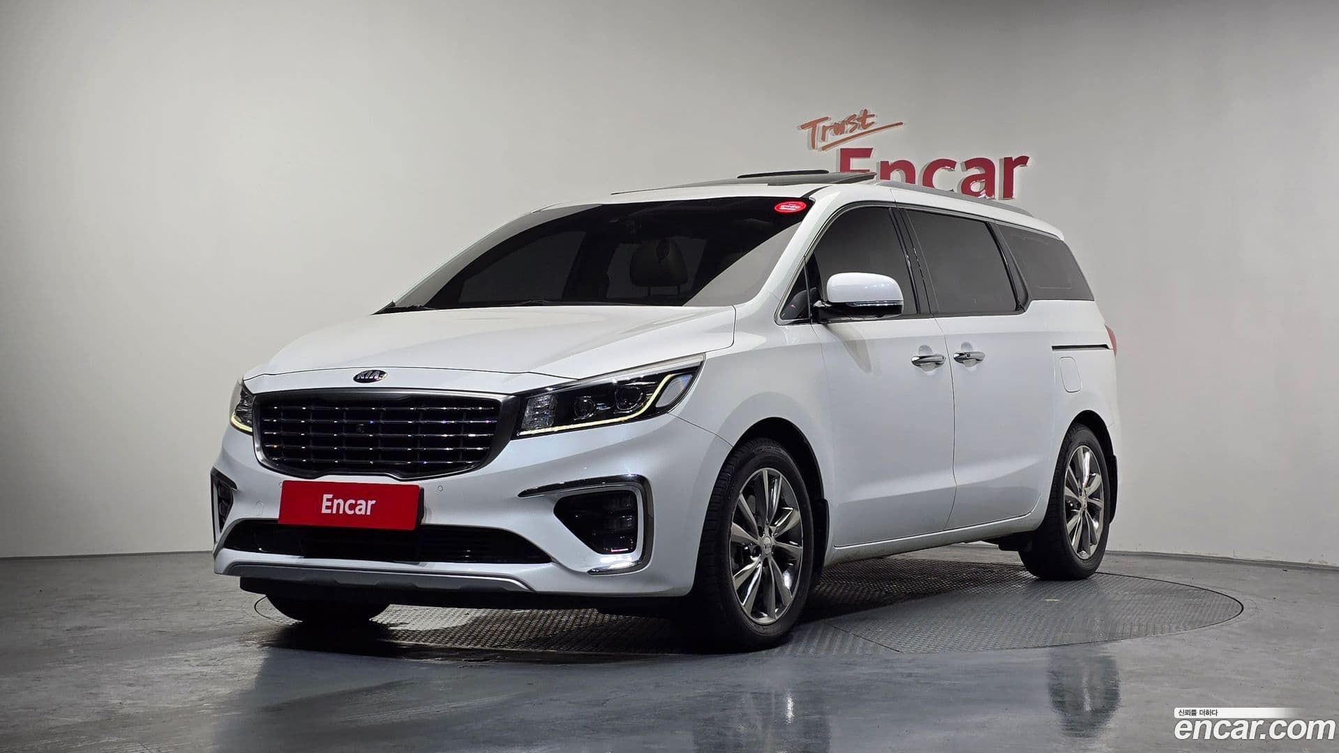 Main__Slider__Photo:Canival Kia 2018.6-0