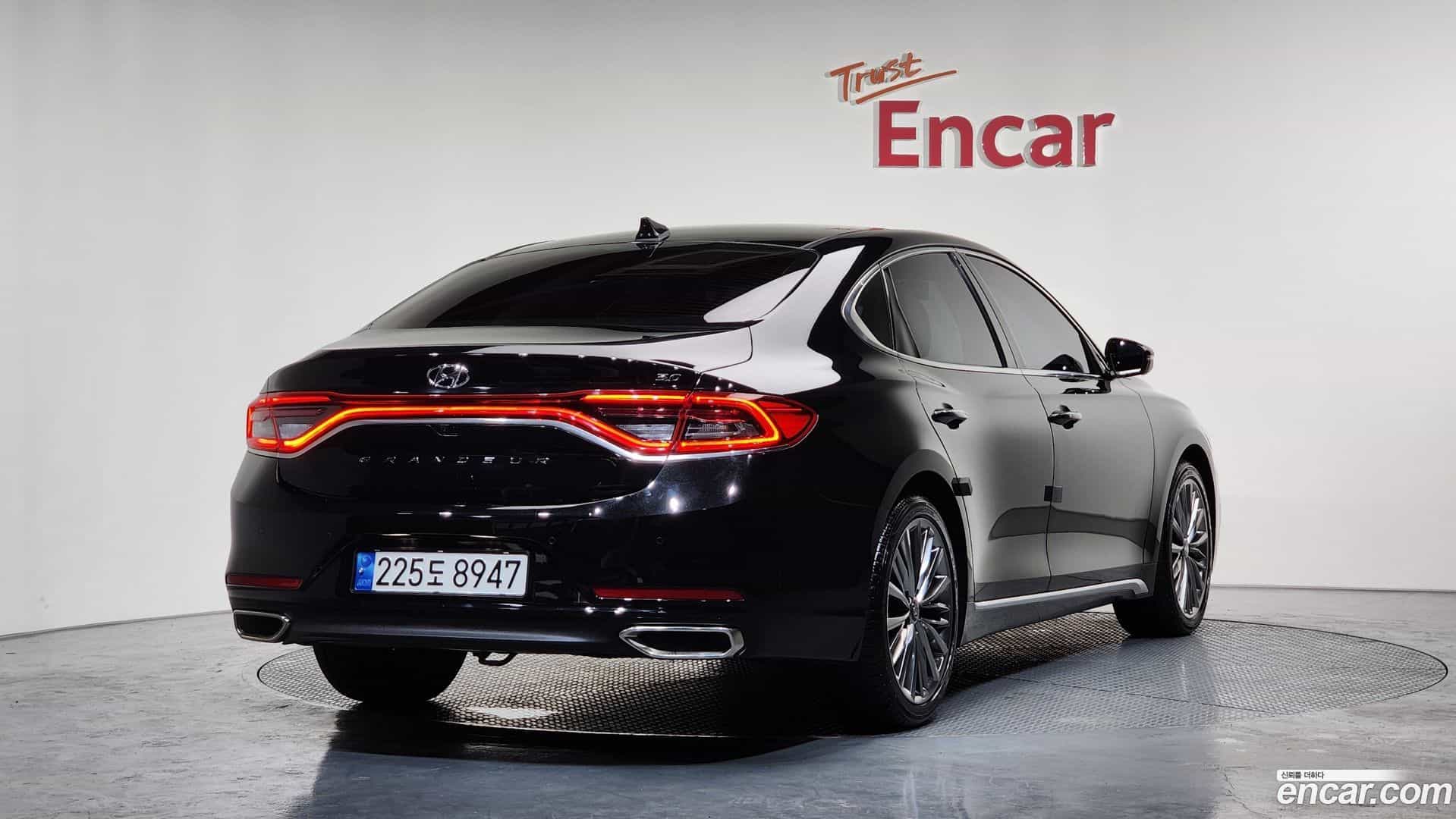 Grandeur Hyundai 2018.5-OUTER-002