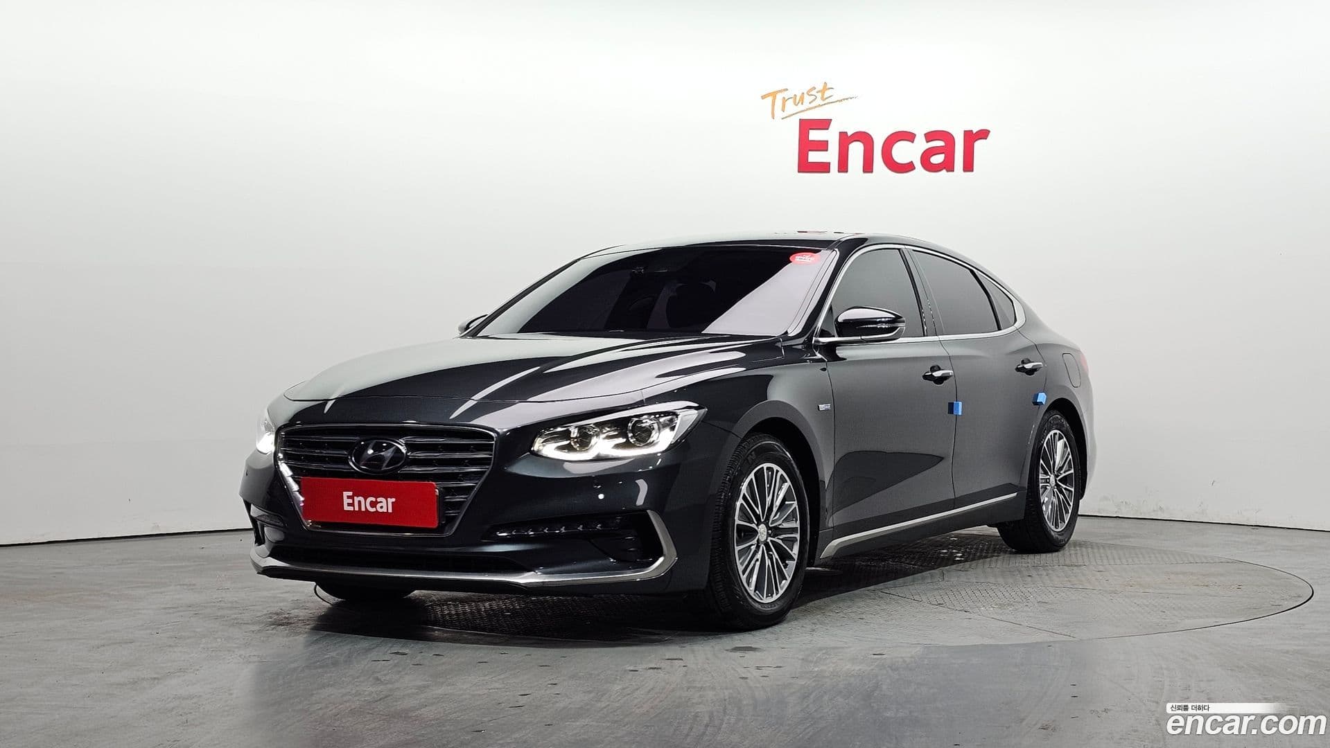 Main__Slider__Photo:Grandeur Hyundai 2019.3-0