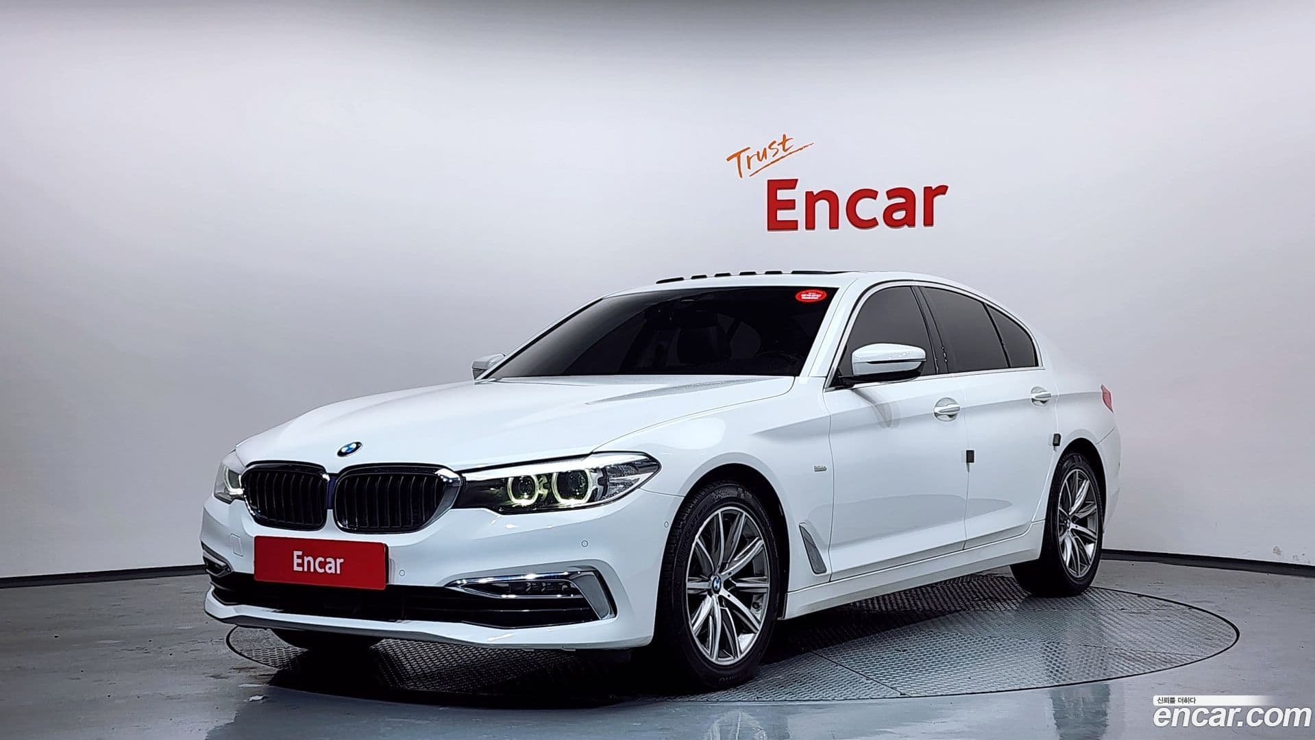 Main__Slider__Photo:5-Series BMW 2018.11-0