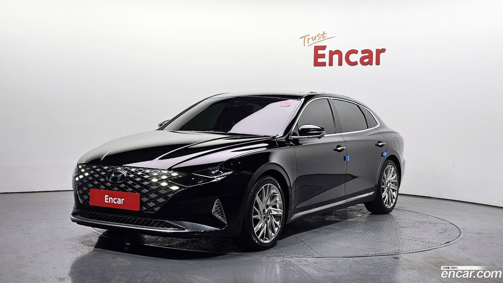 Main__Slider__Photo:Grandeur Hyundai 2022.6-0