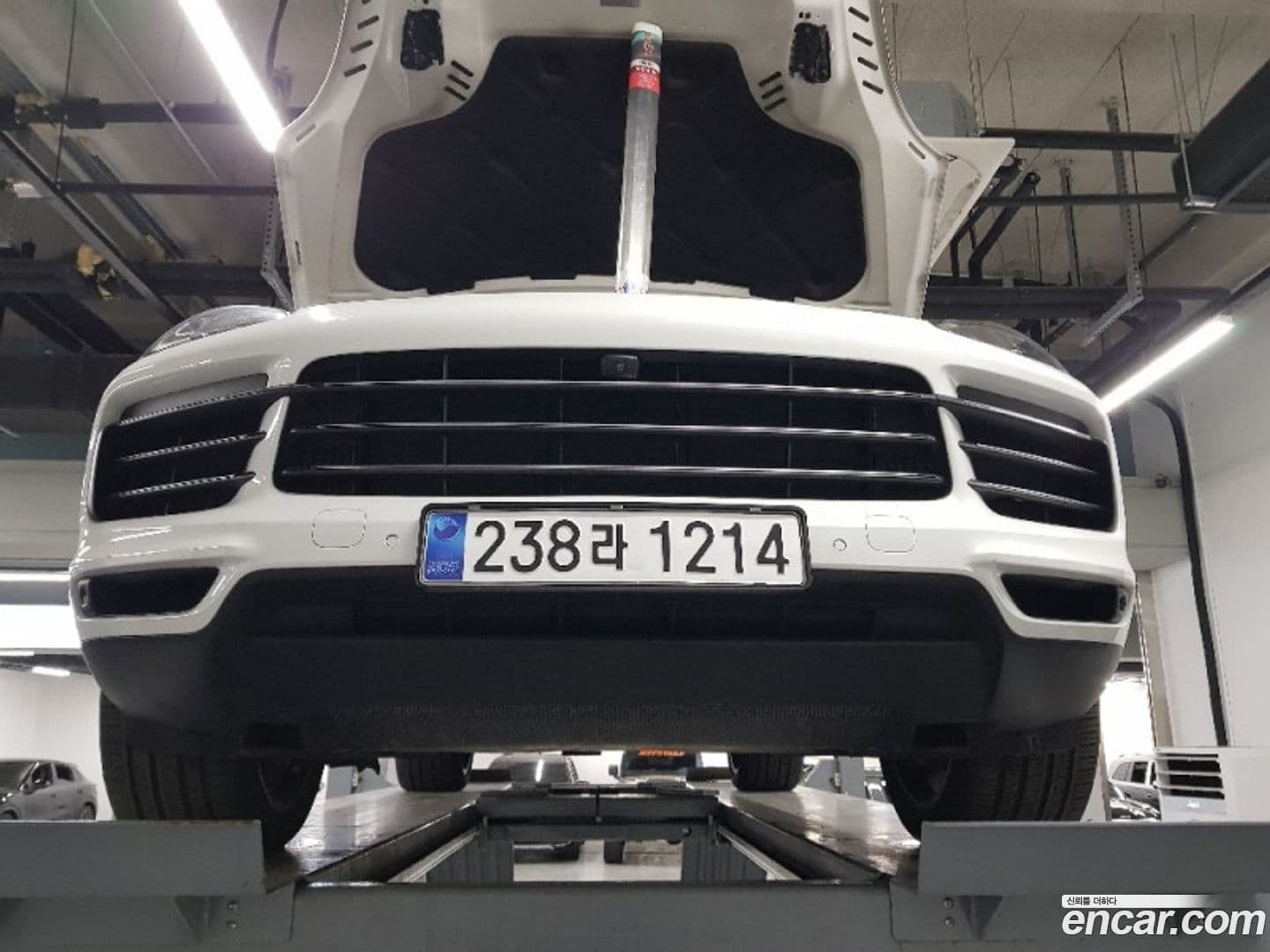 Main__Slider__Photo:Cayenne Porsche 2019.1-0