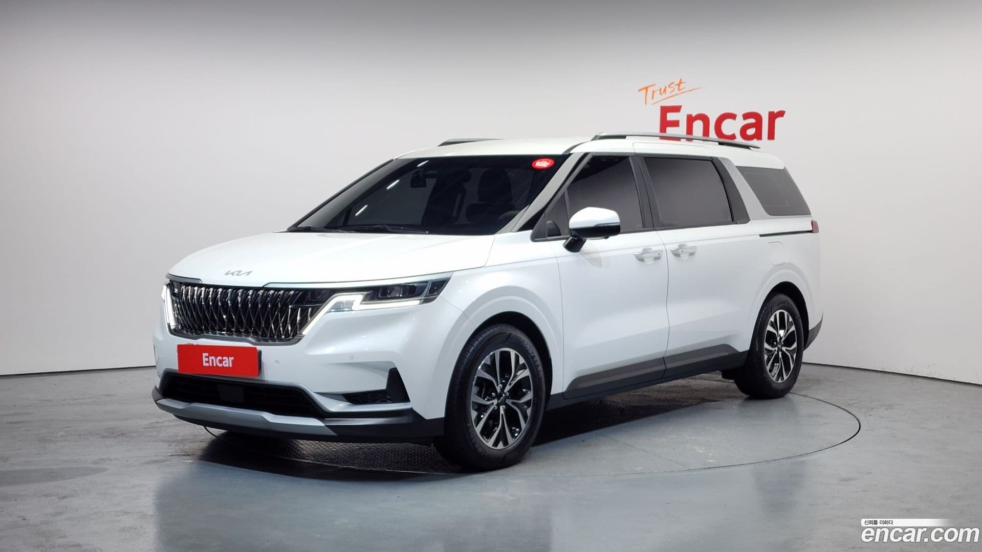 Main__Slider__Photo:Canival Kia 2023.7-0
