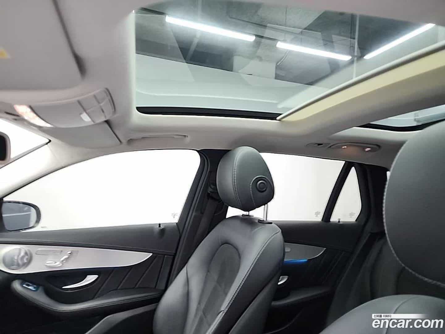 GLC-Class Mercedes-Benz 2019.10-OPTION-019