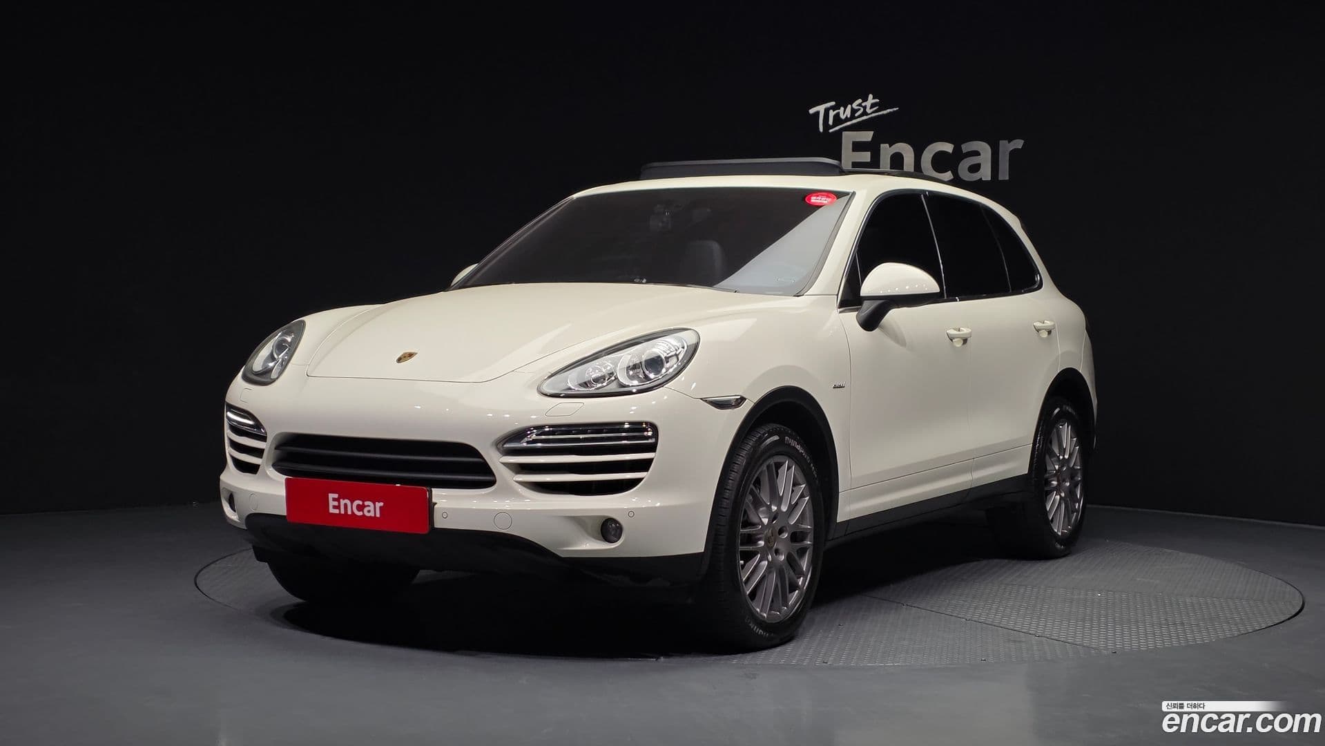 Main__Slider__Photo:Cayenne Porsche 2012.0-0