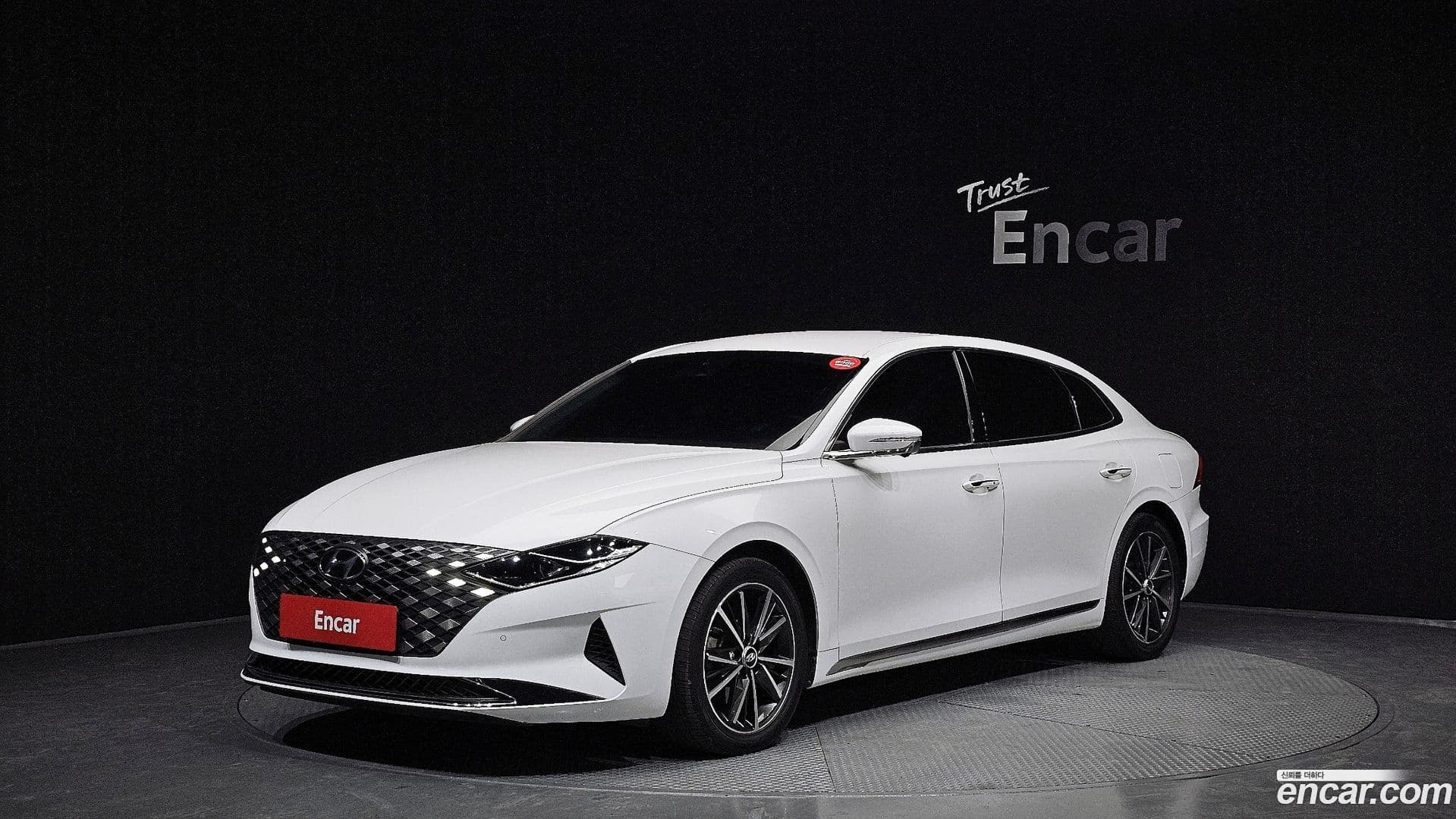 Main__Slider__Photo:Grandeur Hyundai 2022.3-0