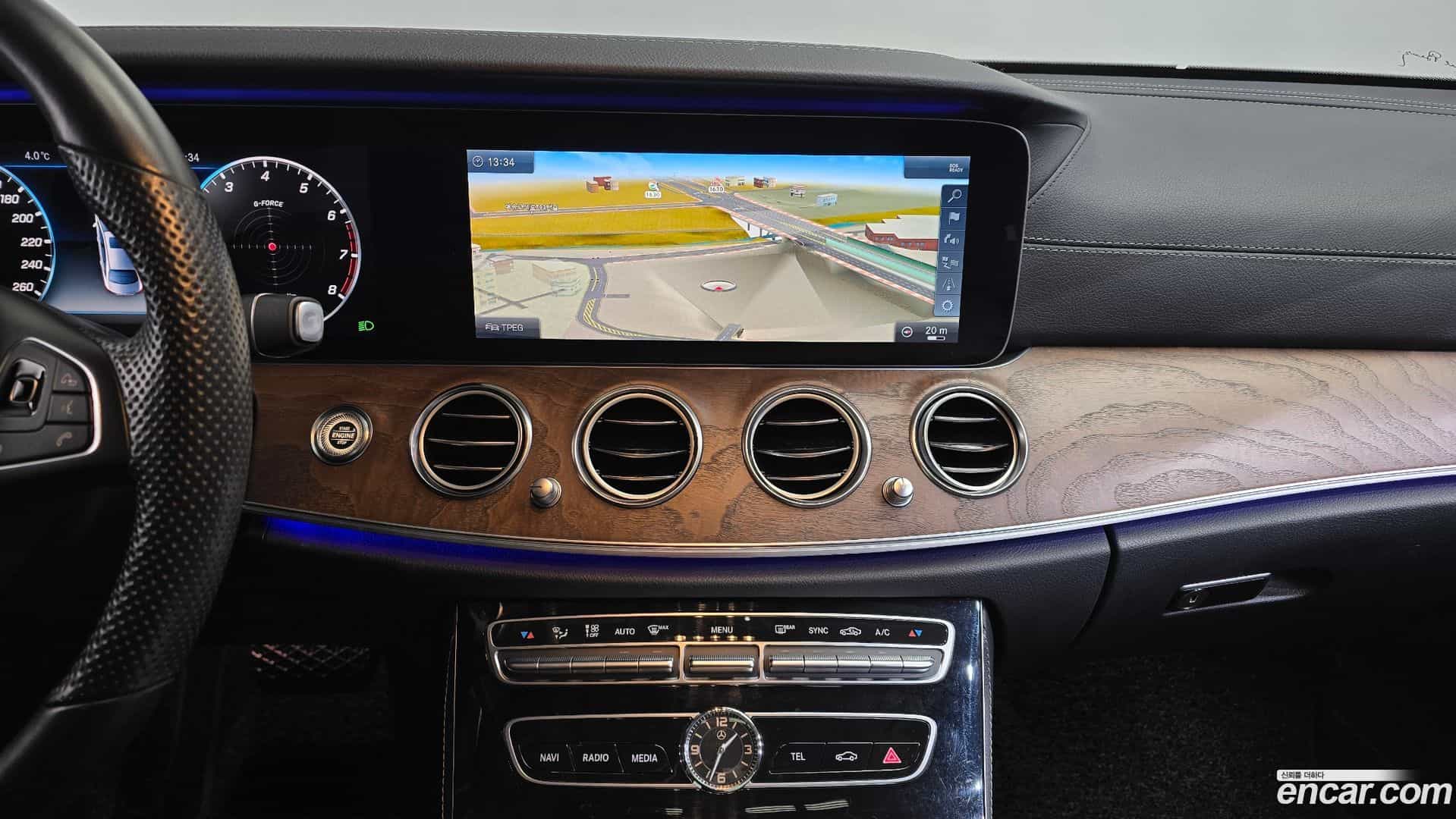 E-Class Mercedes-Benz 2018.4-OPTION-018