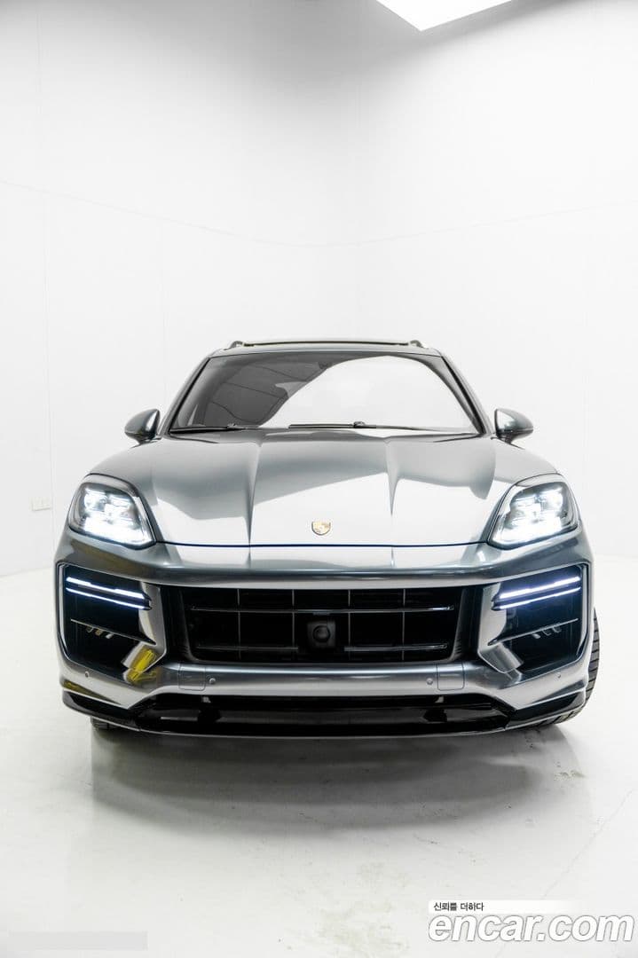 Main__Slider__Photo:Cayenne Porsche 2011.2-0