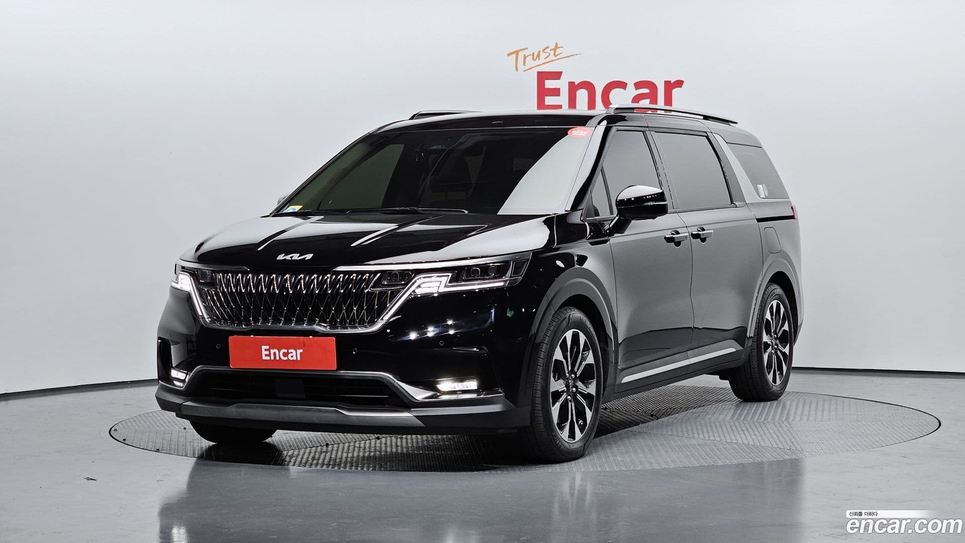 Main__Slider__Photo:Canival Kia 2022.7-0