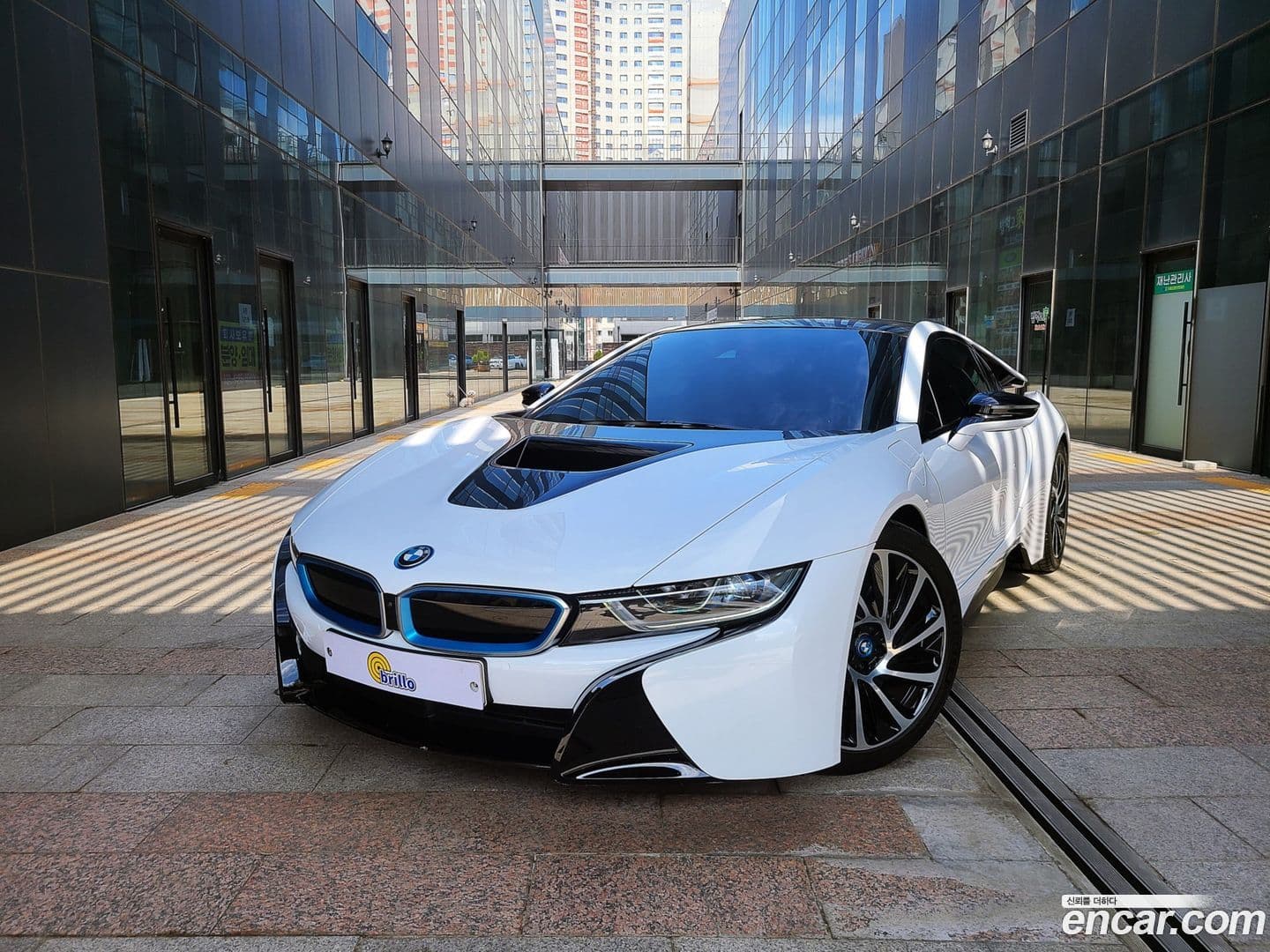Main__Slider__Photo:i8 BMW 2016.11-0