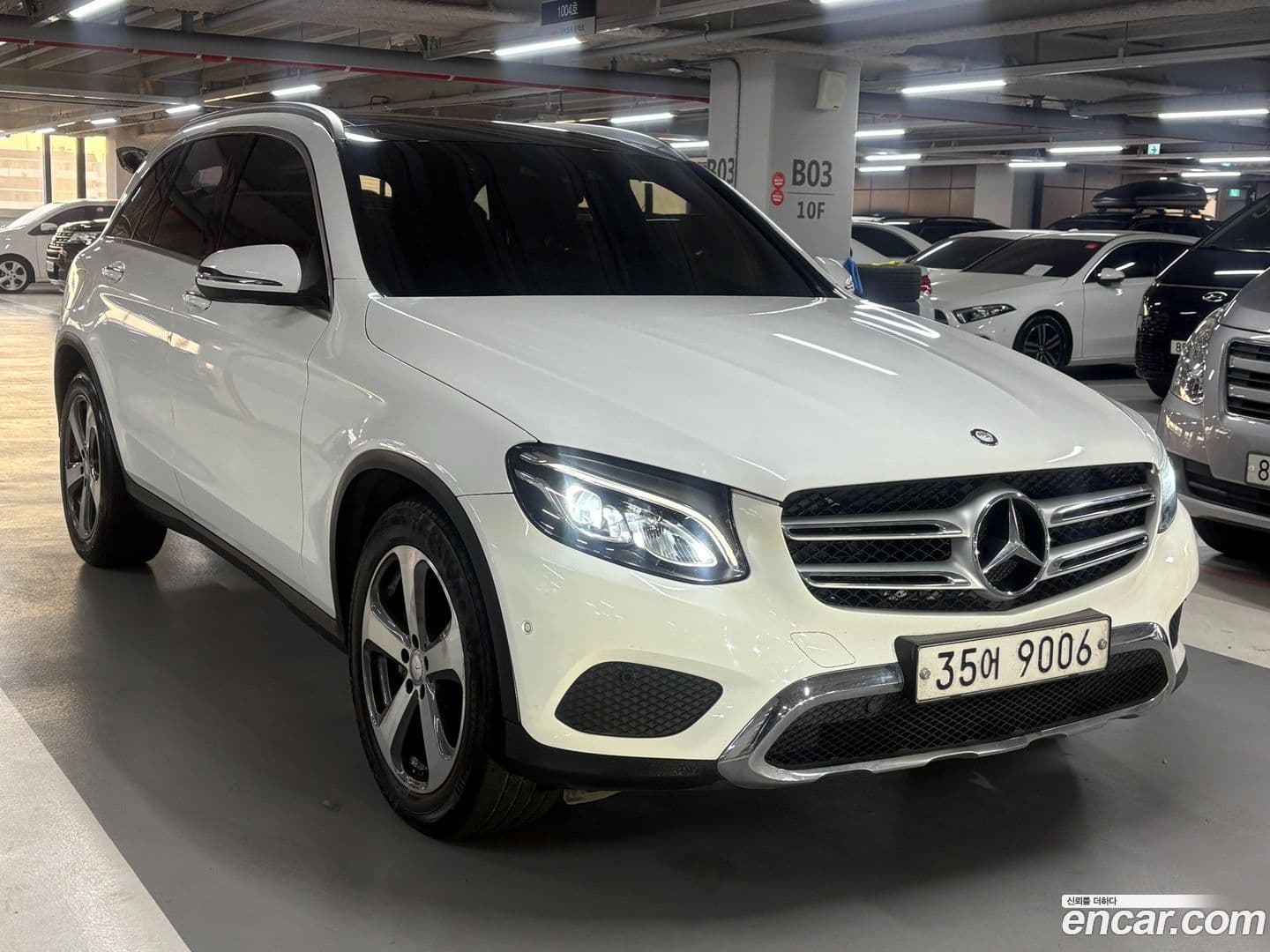 Main__Slider__Photo:GLC-Class Mercedes-Benz 2016.11-0