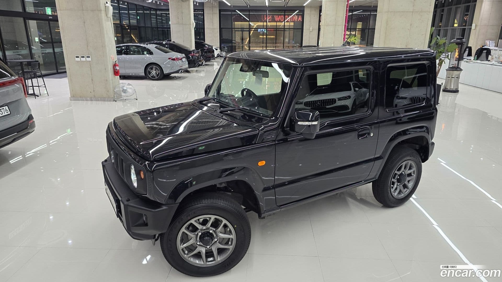 Main__Slider__Photo:Jimny Suzuki 2025.3-0