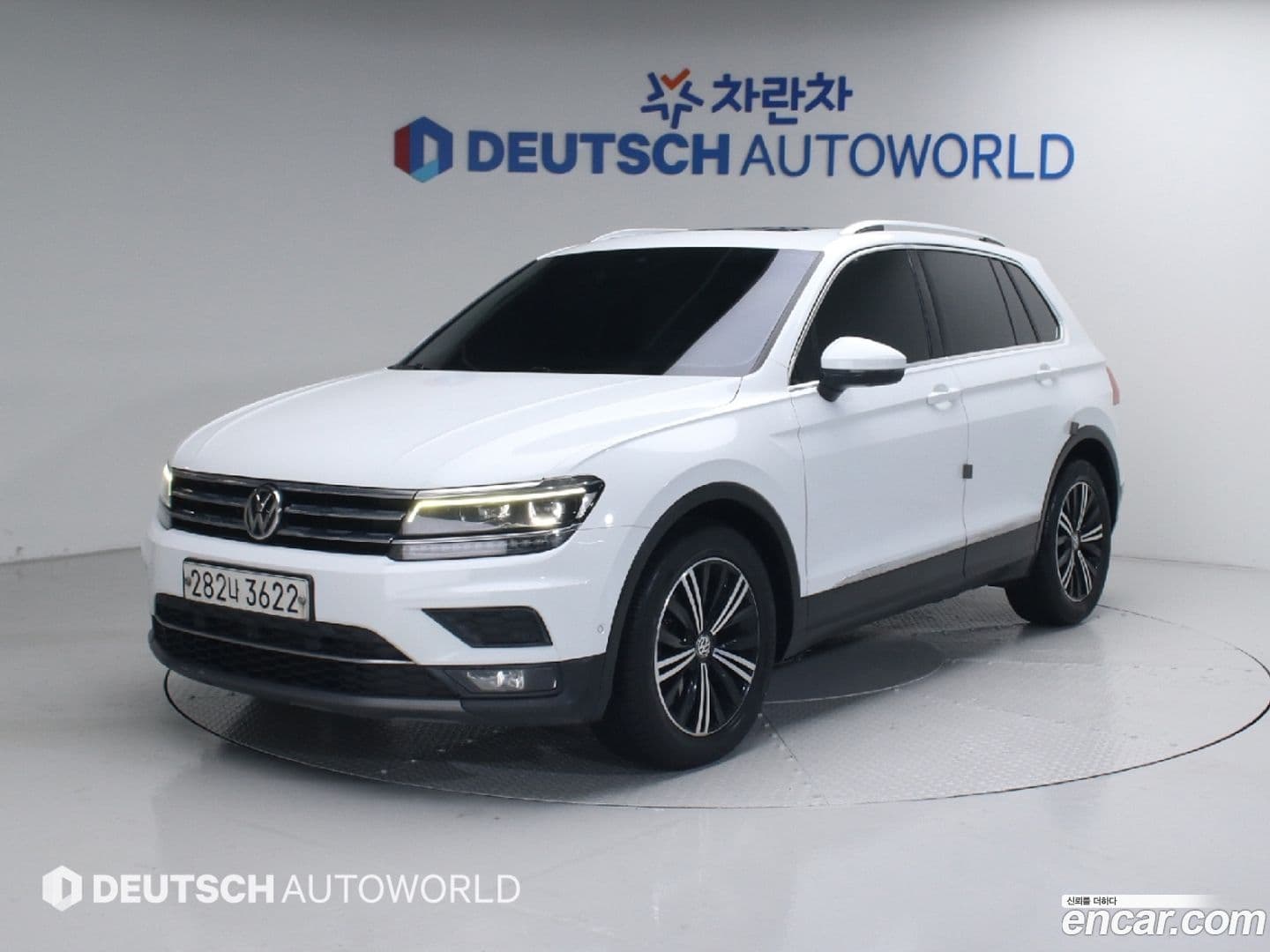 Main__Slider__Photo:Tiguan Volkswagen 2019.10-0