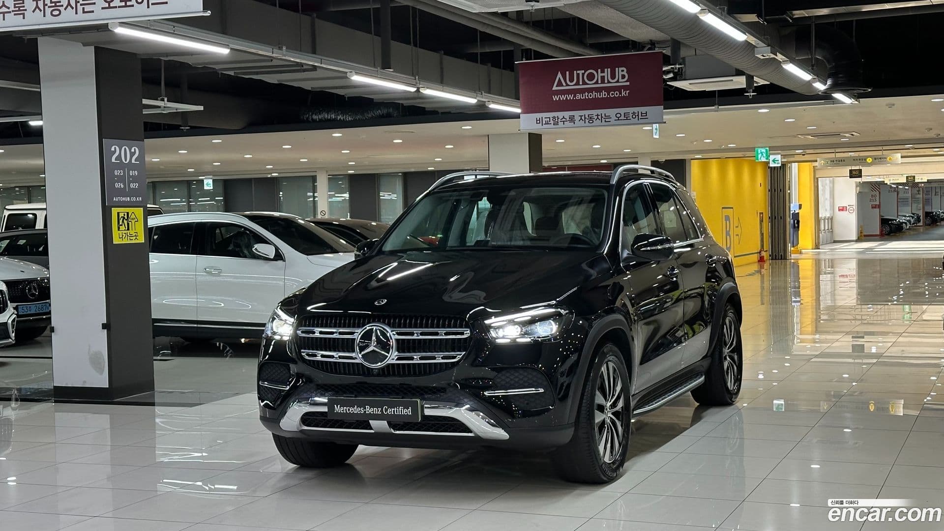 Main__Slider__Photo:GLE-Class Mercedes-Benz 2025.3-0