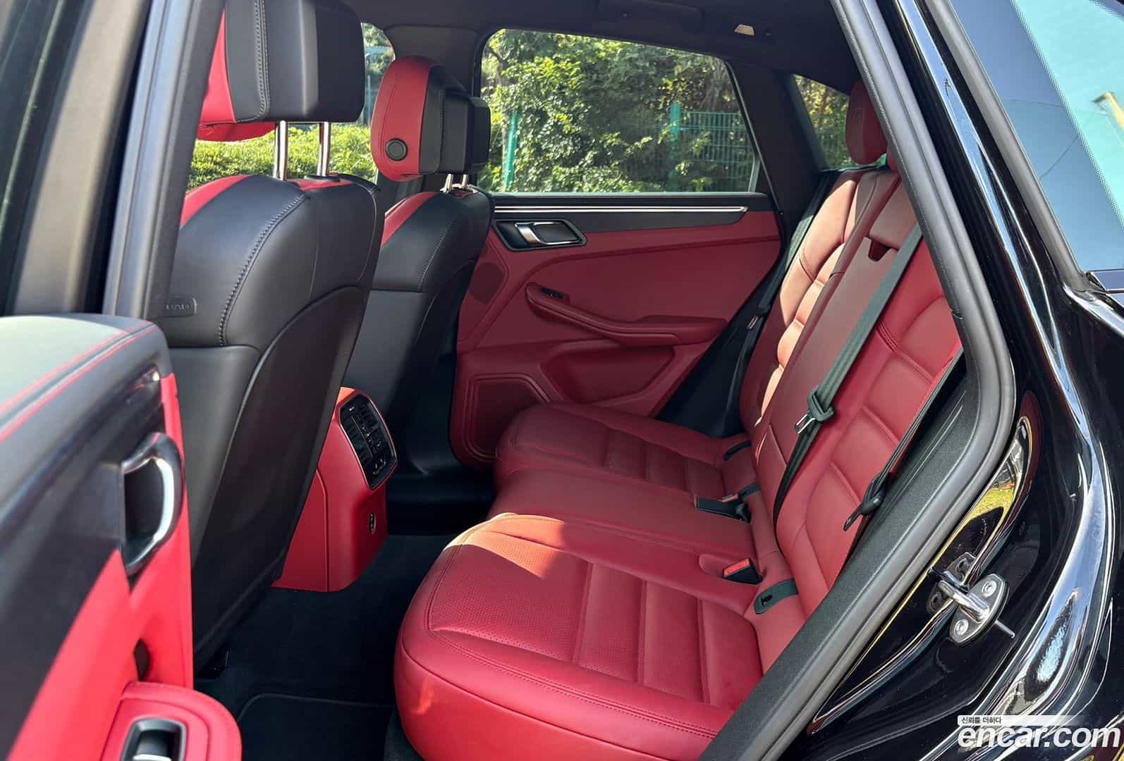 Macan Porsche 2020.10-OPTION-016