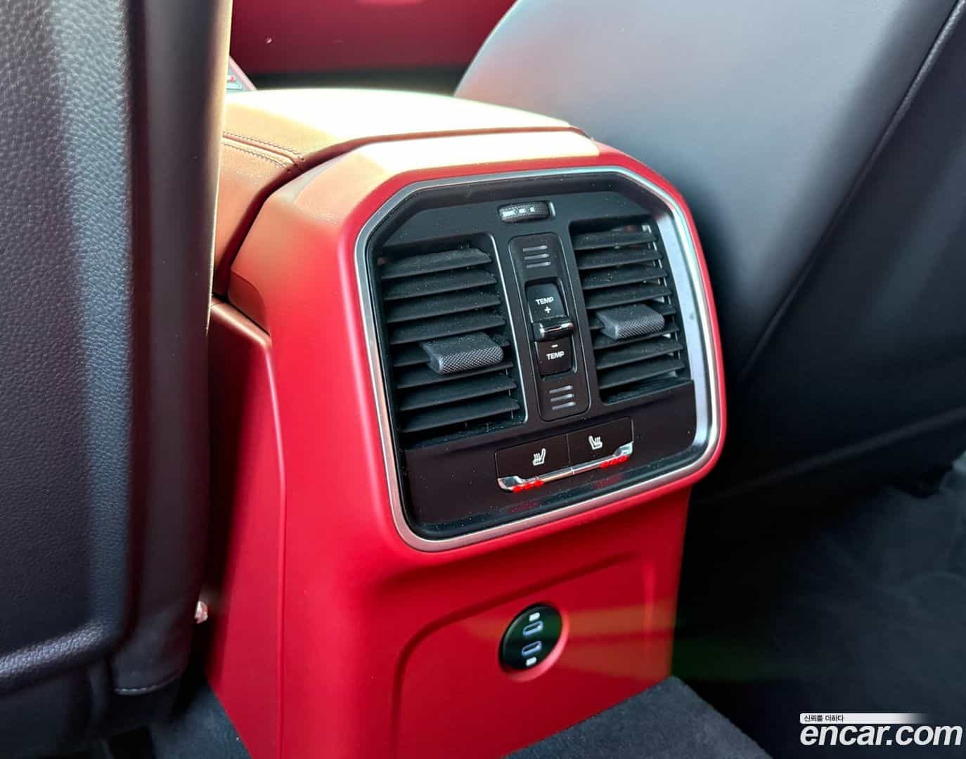 Macan Porsche 2020.10-OPTION-023